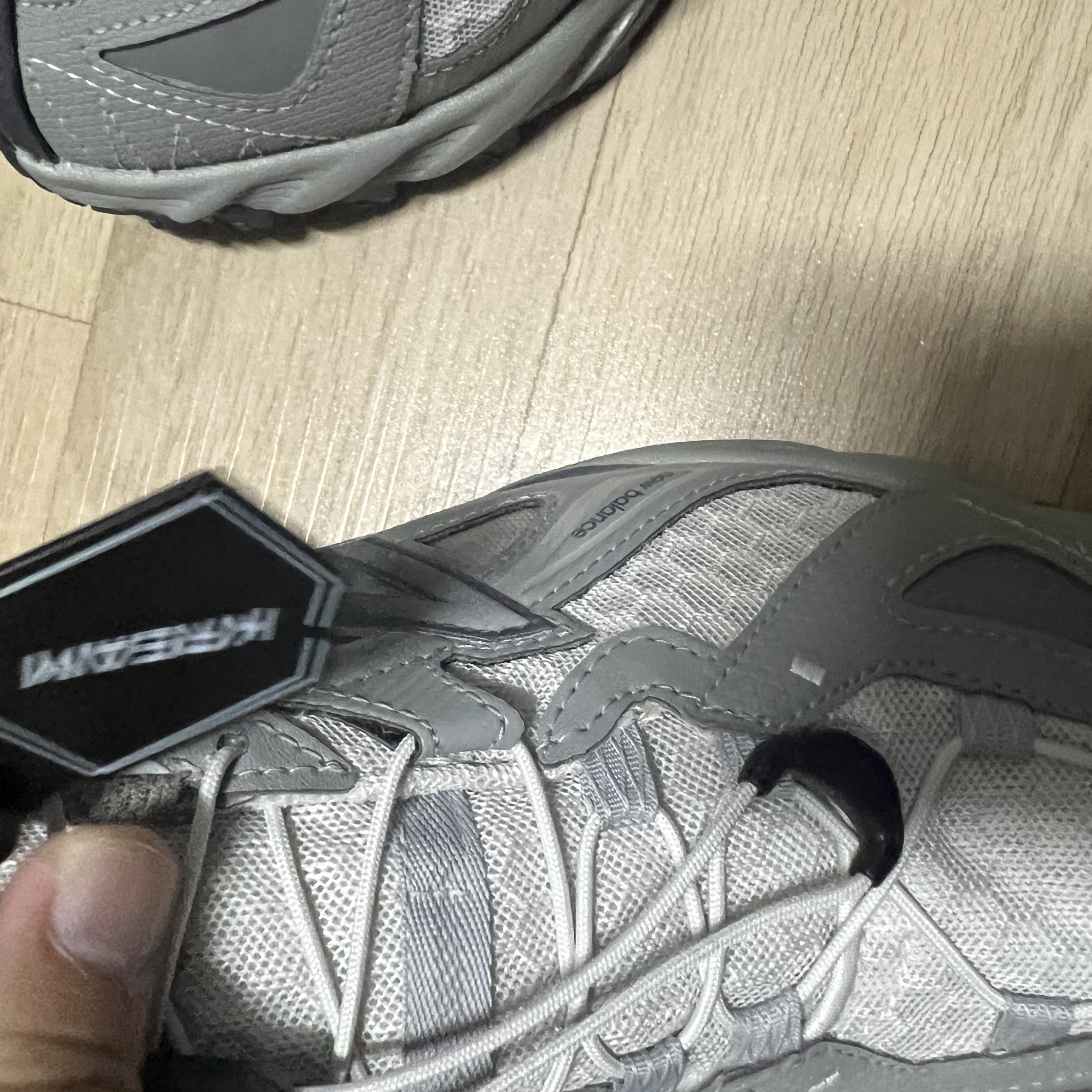 New Balance ML610Xv1 Team Away Grey 착용 스타일 - 1