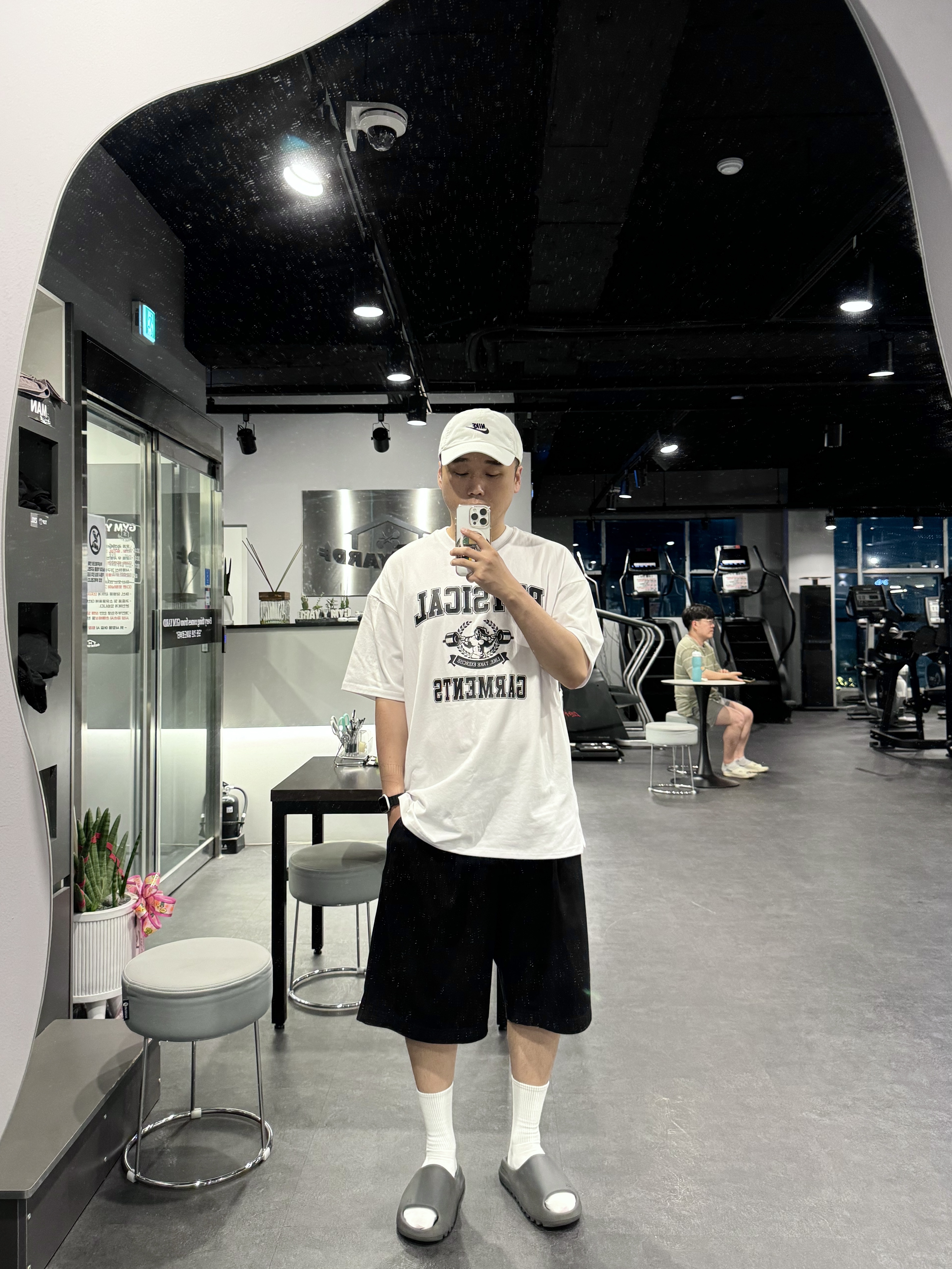 @streggae___ (@streggae) 님의 게시물 | KREAM