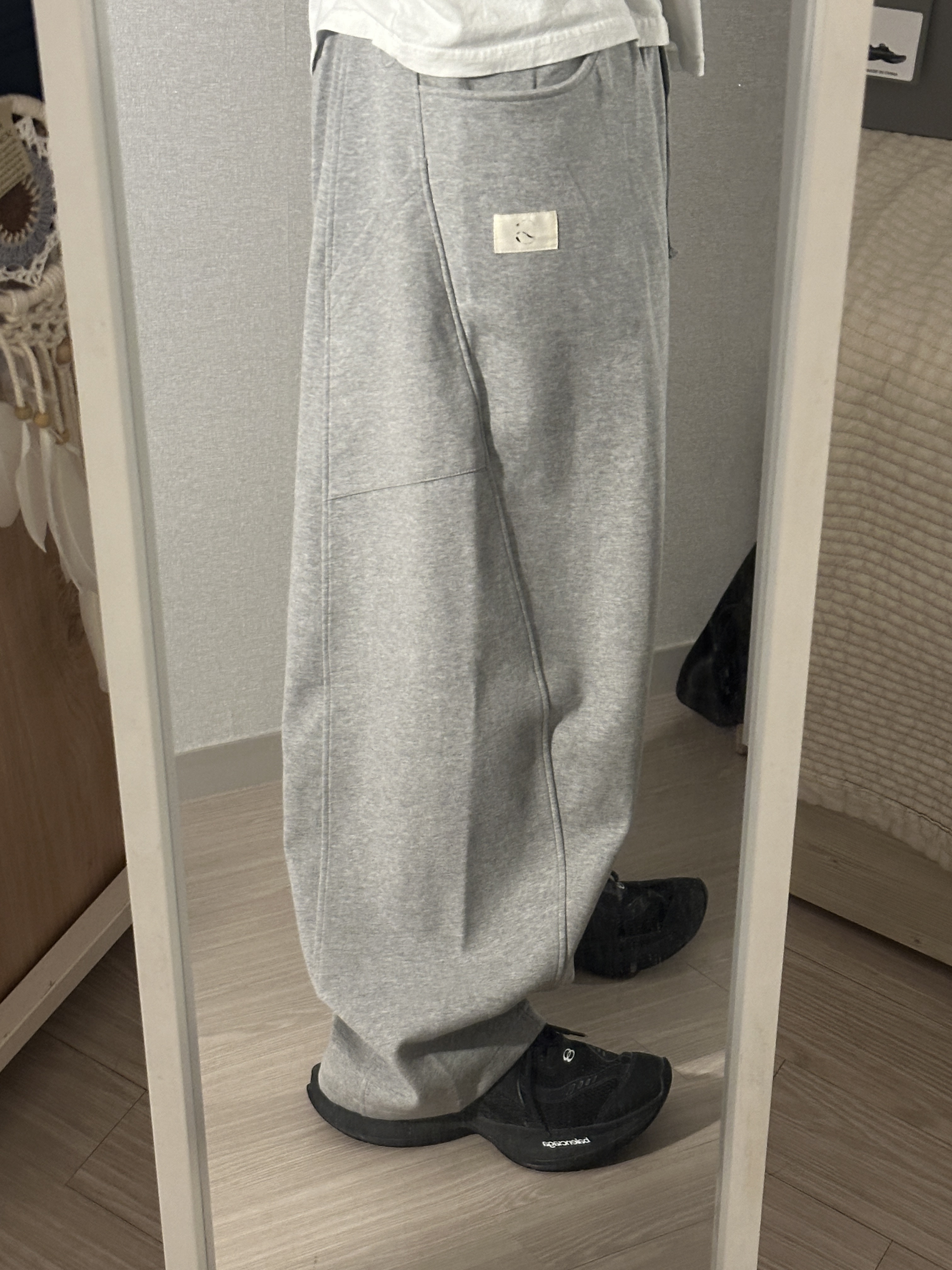 Balenciaga Circuit Sneaker Black 착용 스타일 - 1