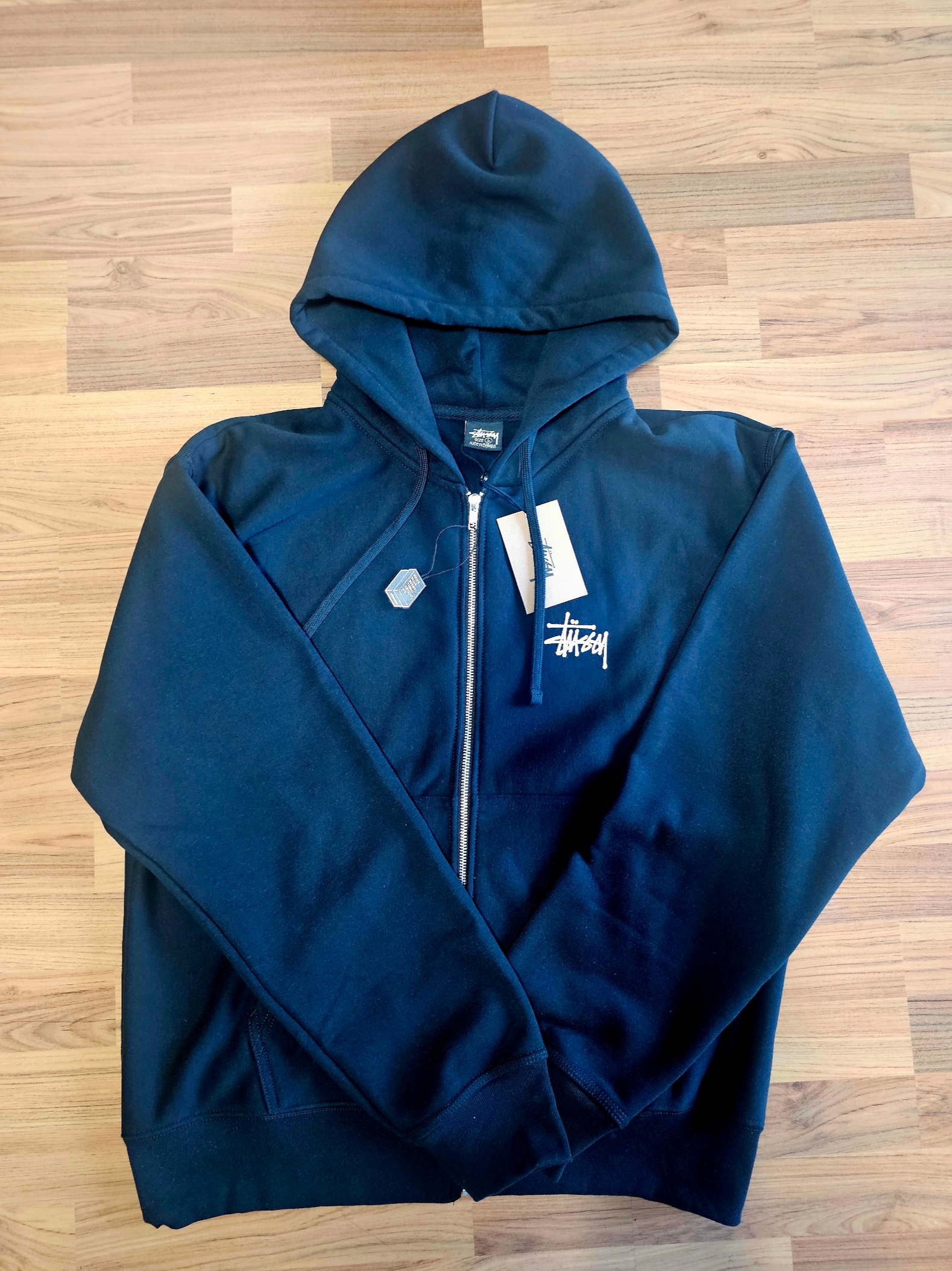 Stussy Basic Zip Hoodie Black 착용 스타일 - 1