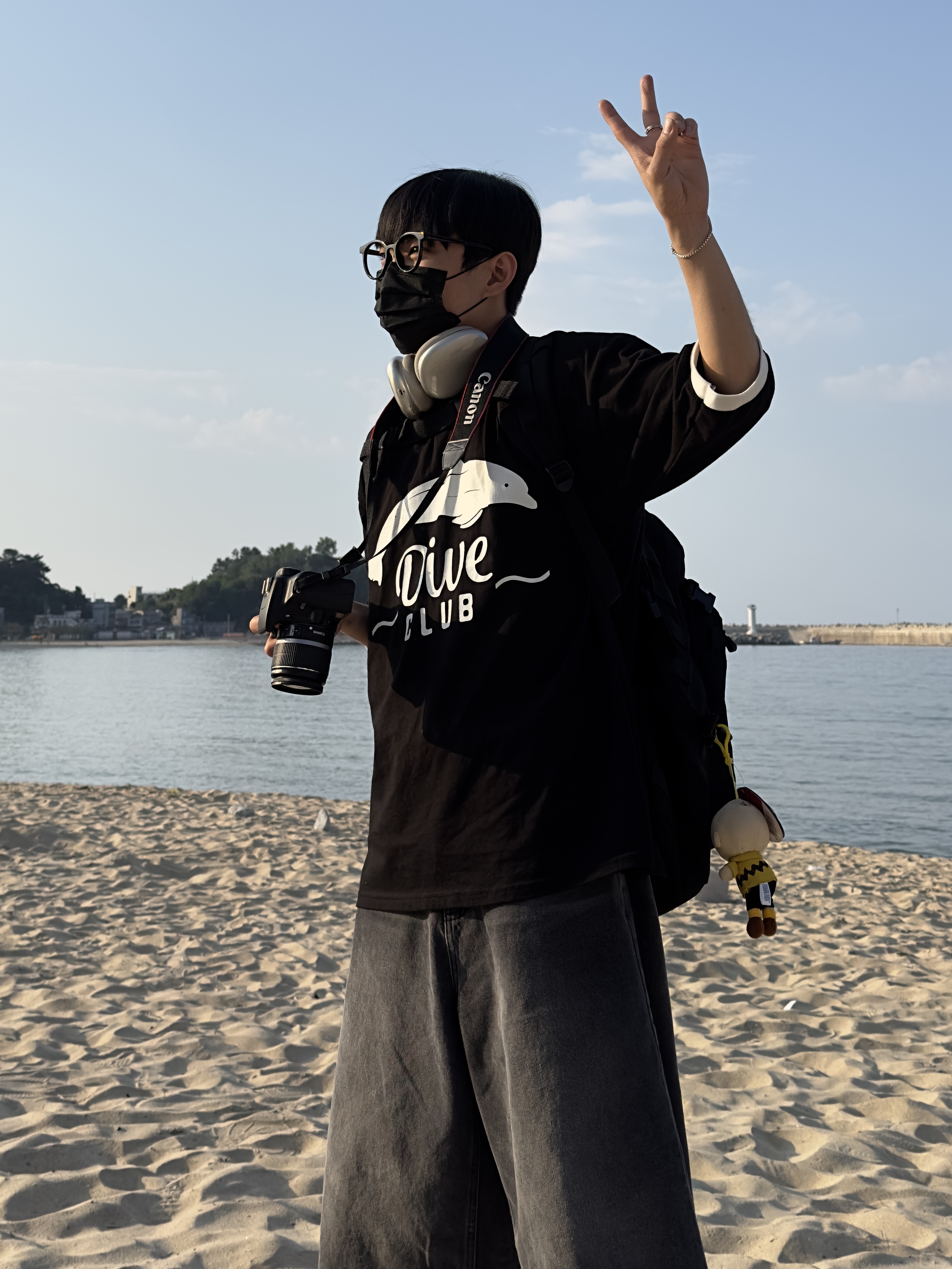 Maison Mihara Yasuhiro Blakey VL OG Sole Canvas Low-top Sneakers Black, Apple AirPods Max Lightning Silver (Korean Ver.) 착용 스타일 - 3