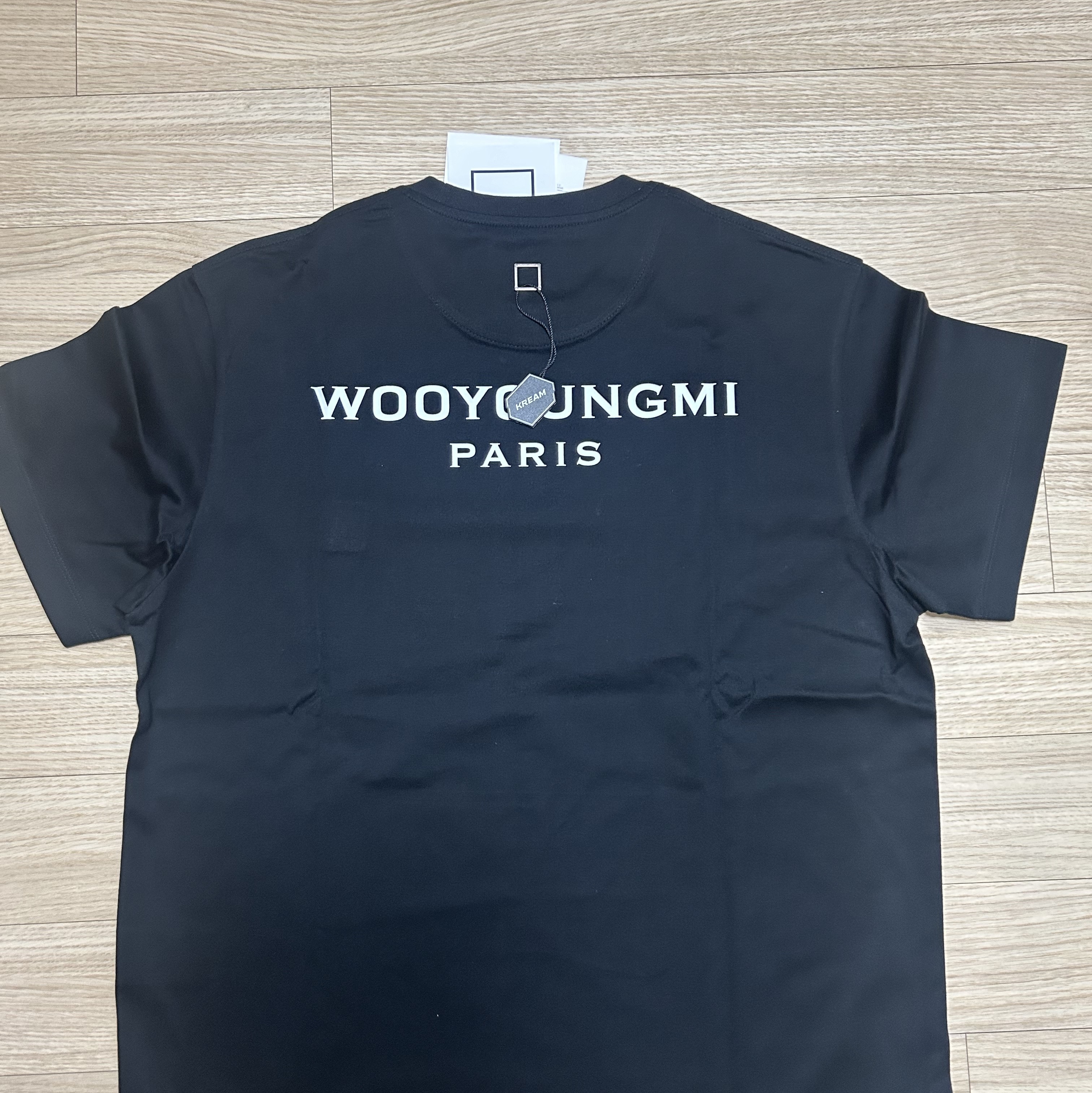 Wooyoungmi Cotton Back Logo T-Shirt Black - 24SS 착용 스타일 - 4