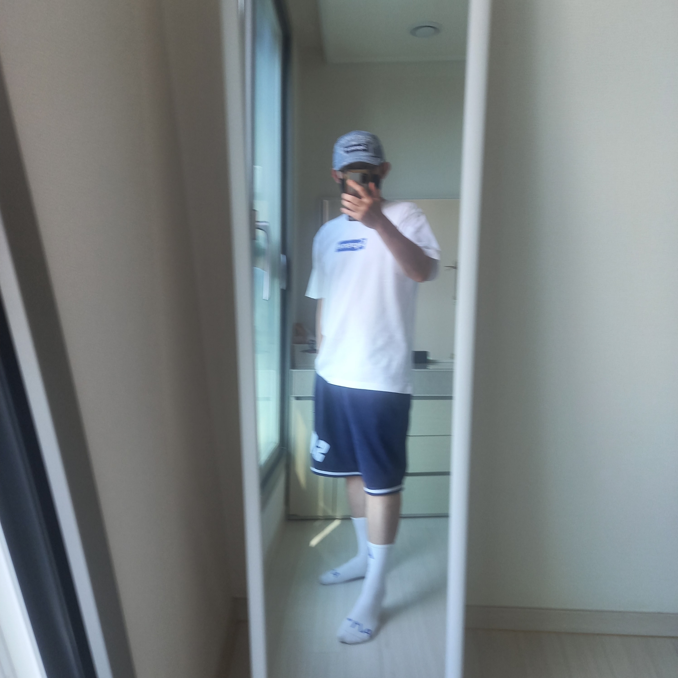 Supreme Seoul Box Logo T-Shirt White - 23FW, Gucci Interlocking G Chain Bracelet In Silver Silver 착용 스타일 - 6