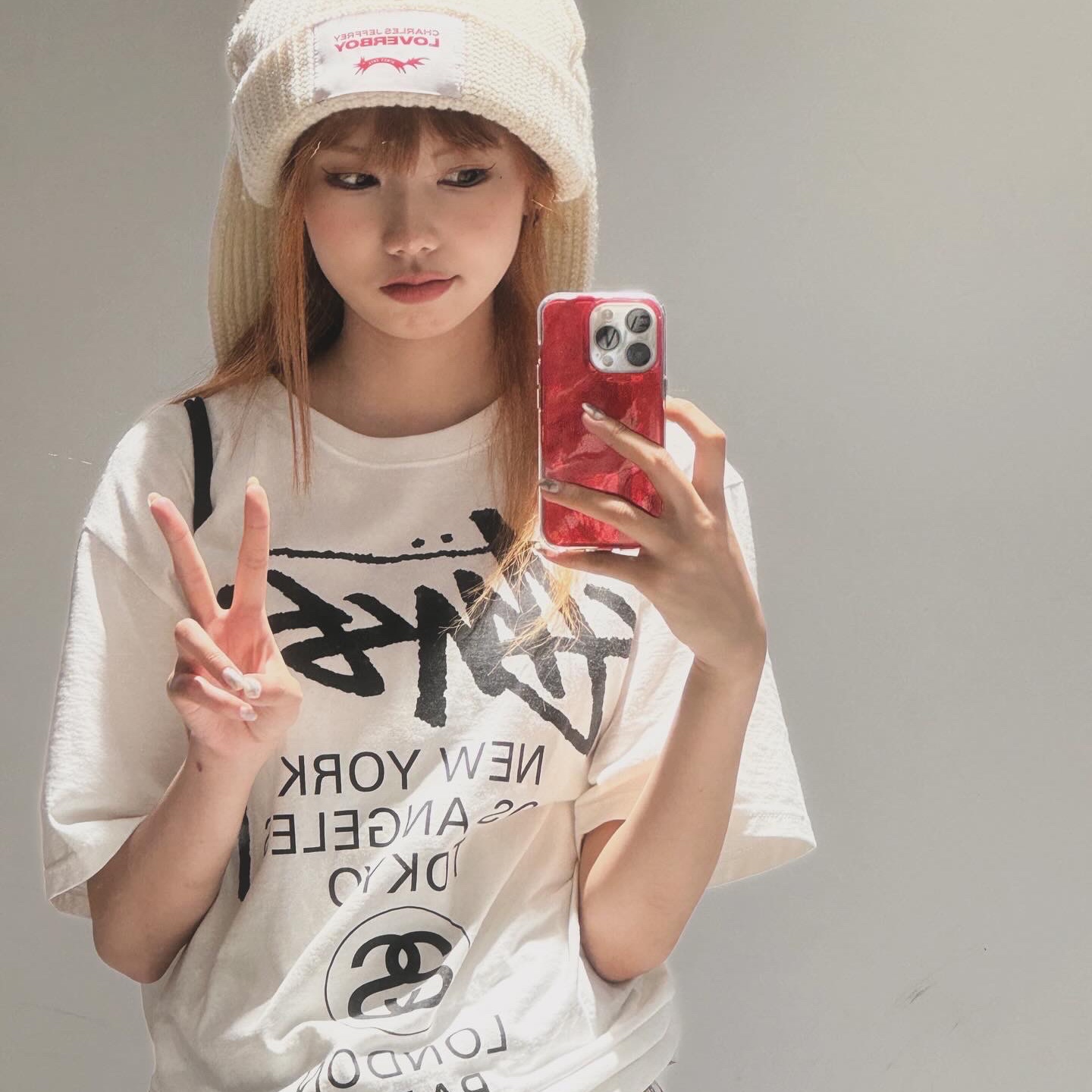 Charles Jeffrey Loverboy Chunky Rabbit Beanie Ecru, Stussy World Tour T-Shirt White 2023 착용 스타일 - 1