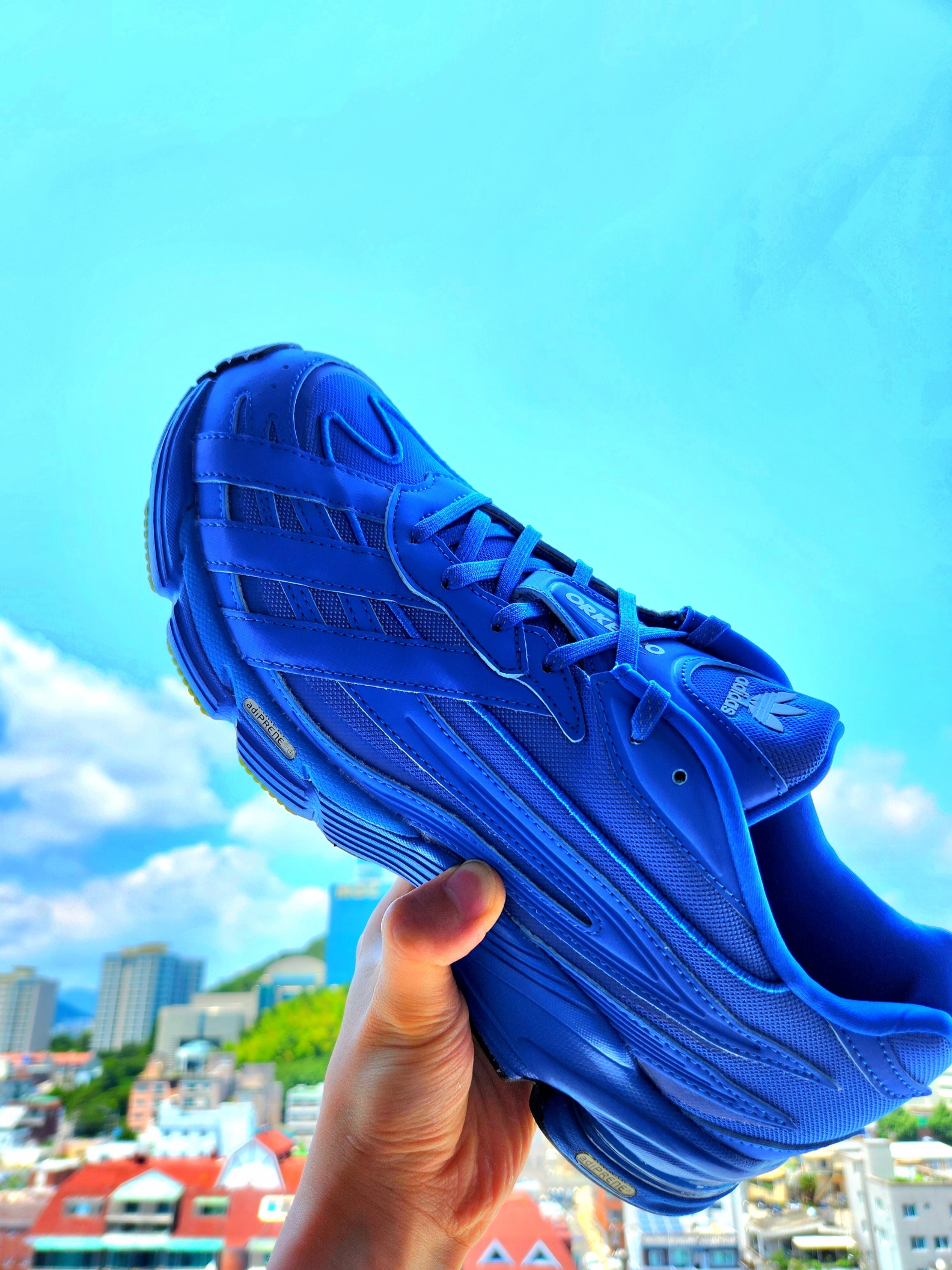 Adidas Orketro Blue Bright Royal 착용 스타일