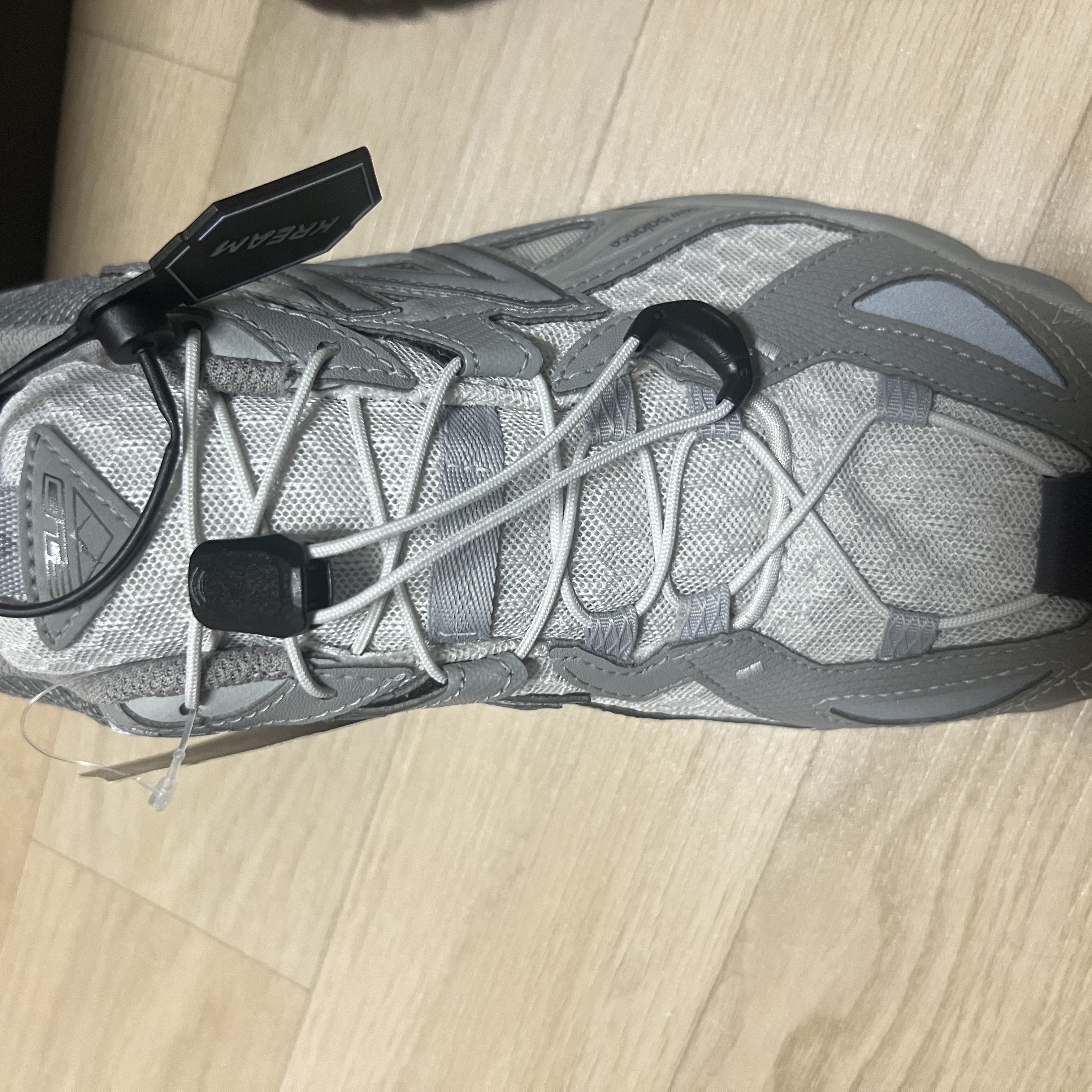 New Balance ML610Xv1 Team Away Grey 착용 스타일 - 4