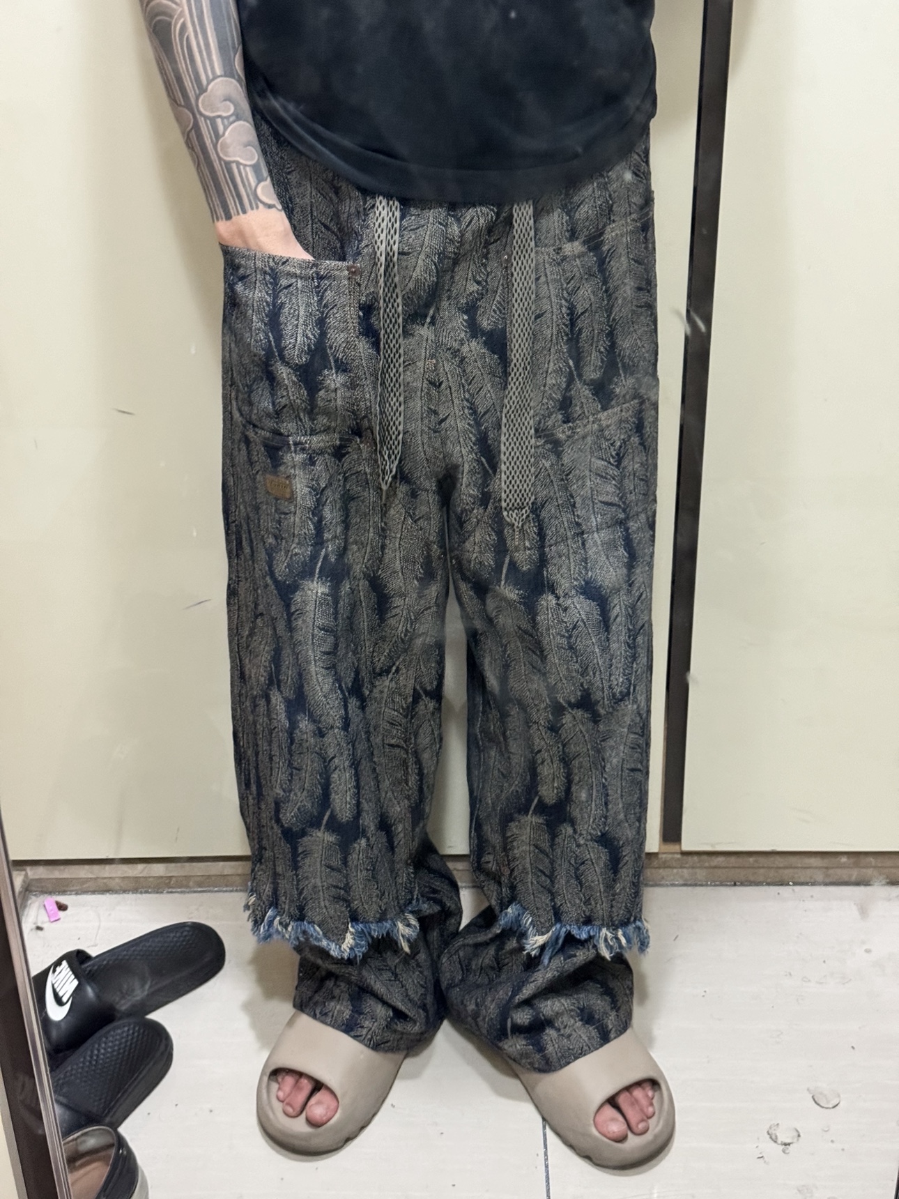 Kapital 12 oz. Magpie Denim W Knee Easy Baggy Pants Dark Indigo, Adidas Yeezy Slide Pure - Re-Release Ver. 착용 스타일 - 2