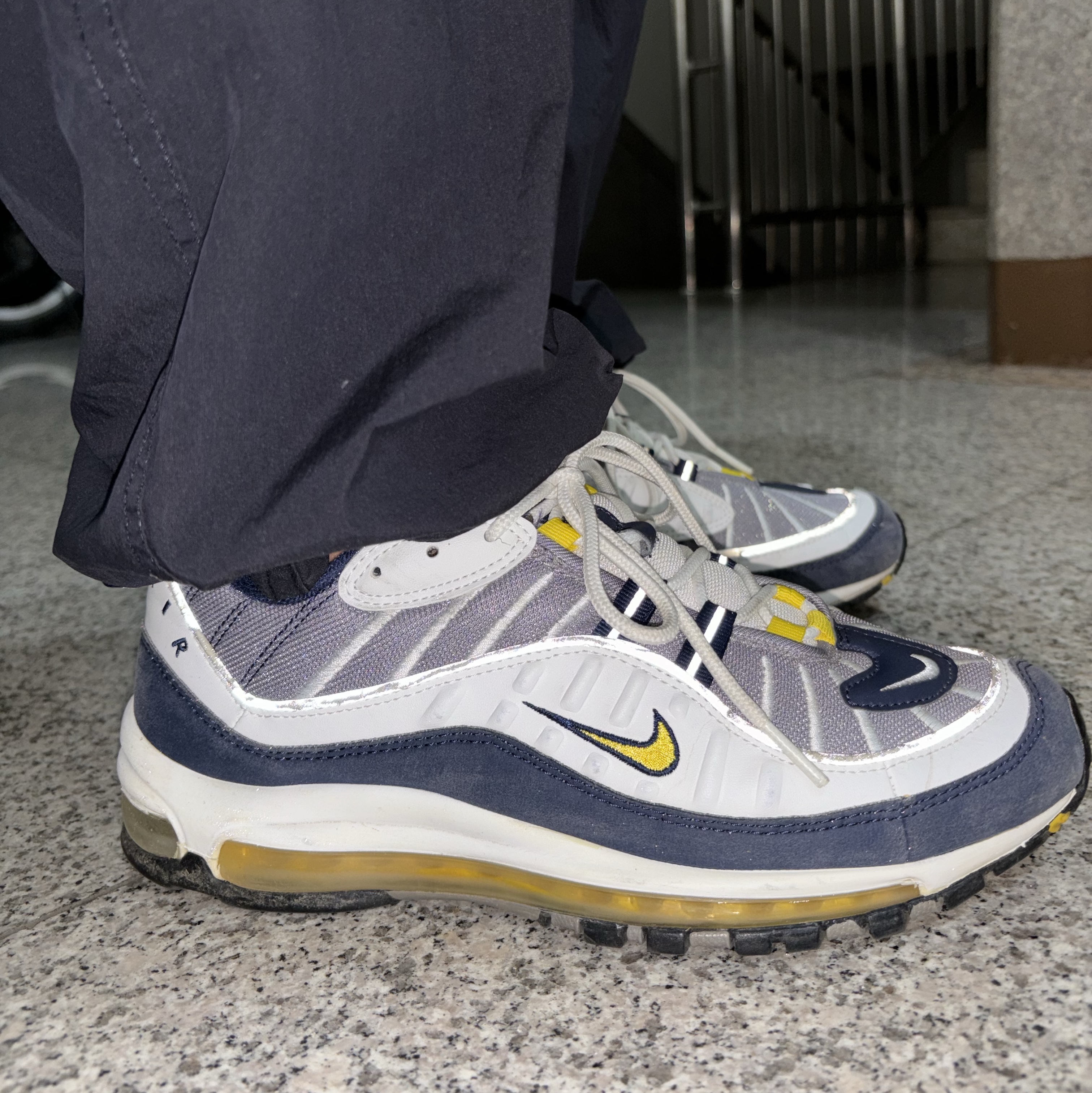 Supreme Sketch Embroidered S/S Top Brown - 23SS, Nike Air Max 98 Yellow White Navy 착용 스타일 - 2