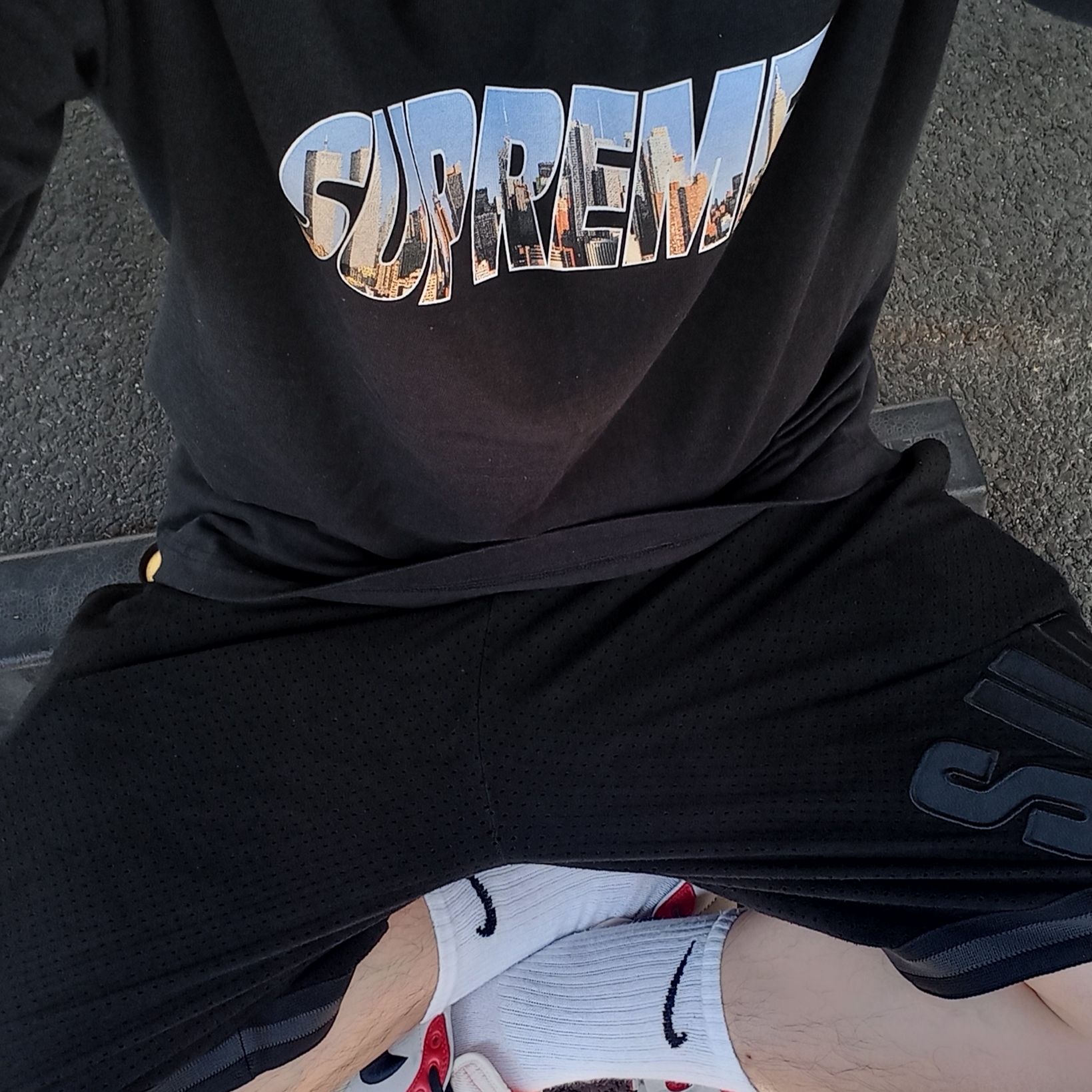 Supreme Gotham T-Shirt Black - 23FW, Gucci Interlocking G Chain Bracelet In Silver Silver 착용 스타일 - 2