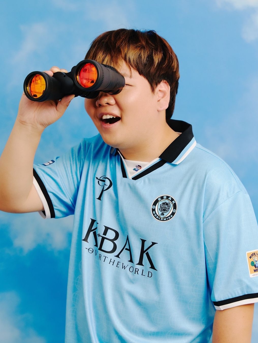 [예약 배송] Over The Pitch x KBAK Jersey Home Blue, [예약 배송] Over The Pitch x KBAK Woven Sweat Top Blue 착용 스타일 - 2