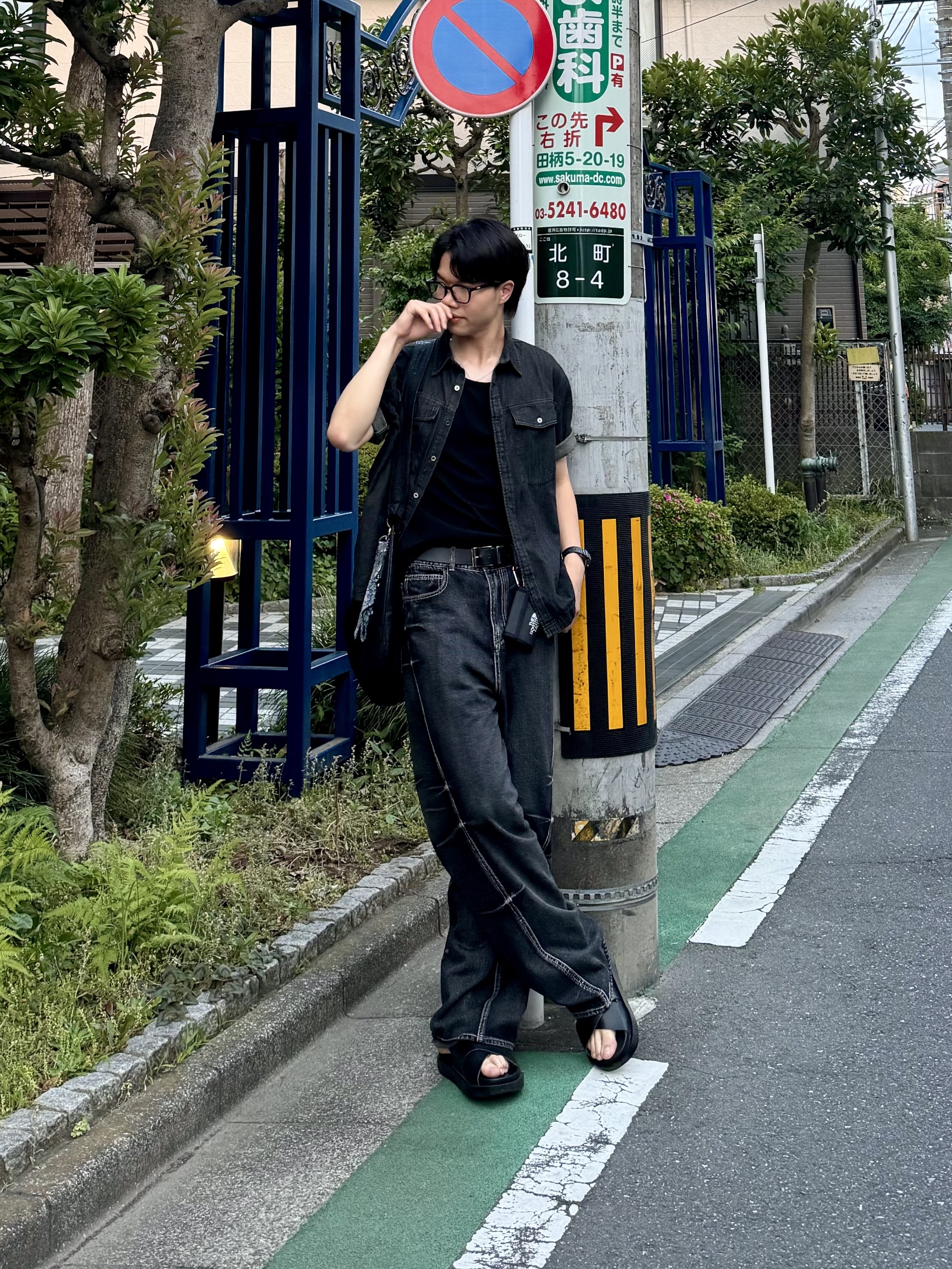 Gentle Monster Karl 01 Black 착용 스타일