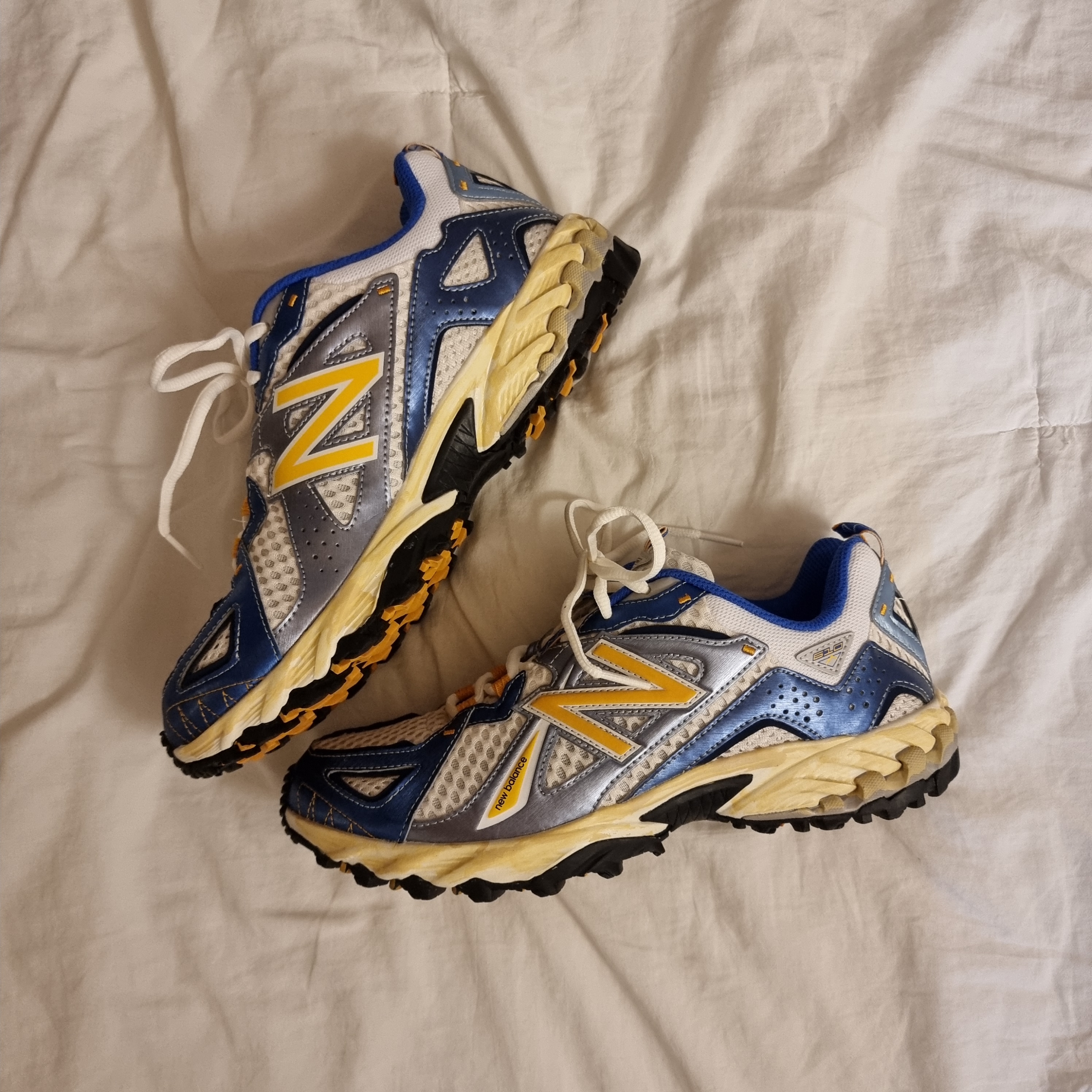 New Balance x Yeseyesee ML610 Atlantic Blue Varsity Gold 착용 스타일 - 2