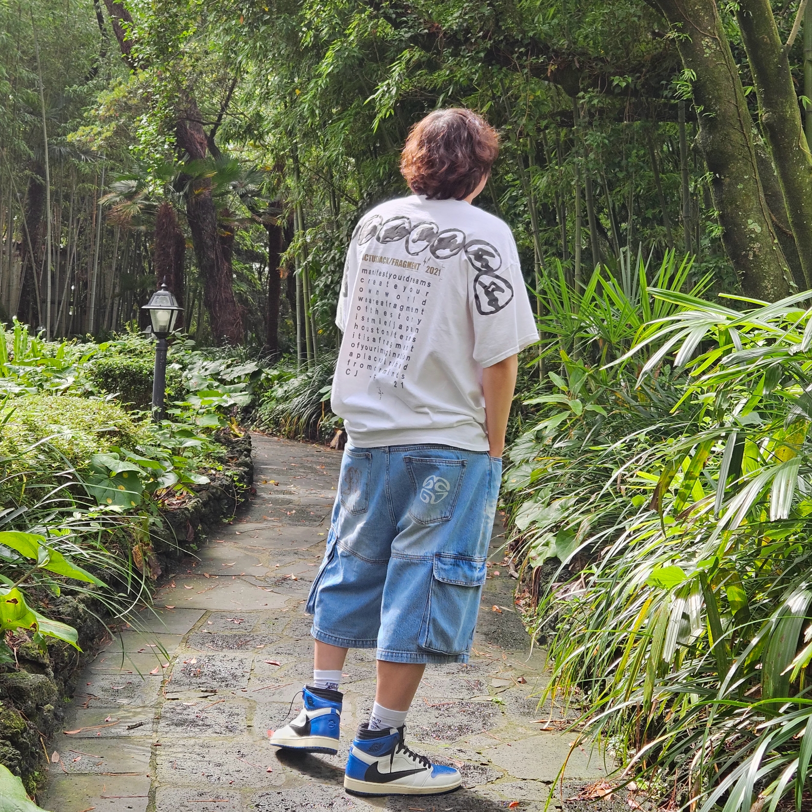 Jordan 1 x Travis Scott x Fragment Retro High OG SP Military Blue, Stussy Basic New Era 9Twenty Cap Dark Royal 착용 스타일 - 2