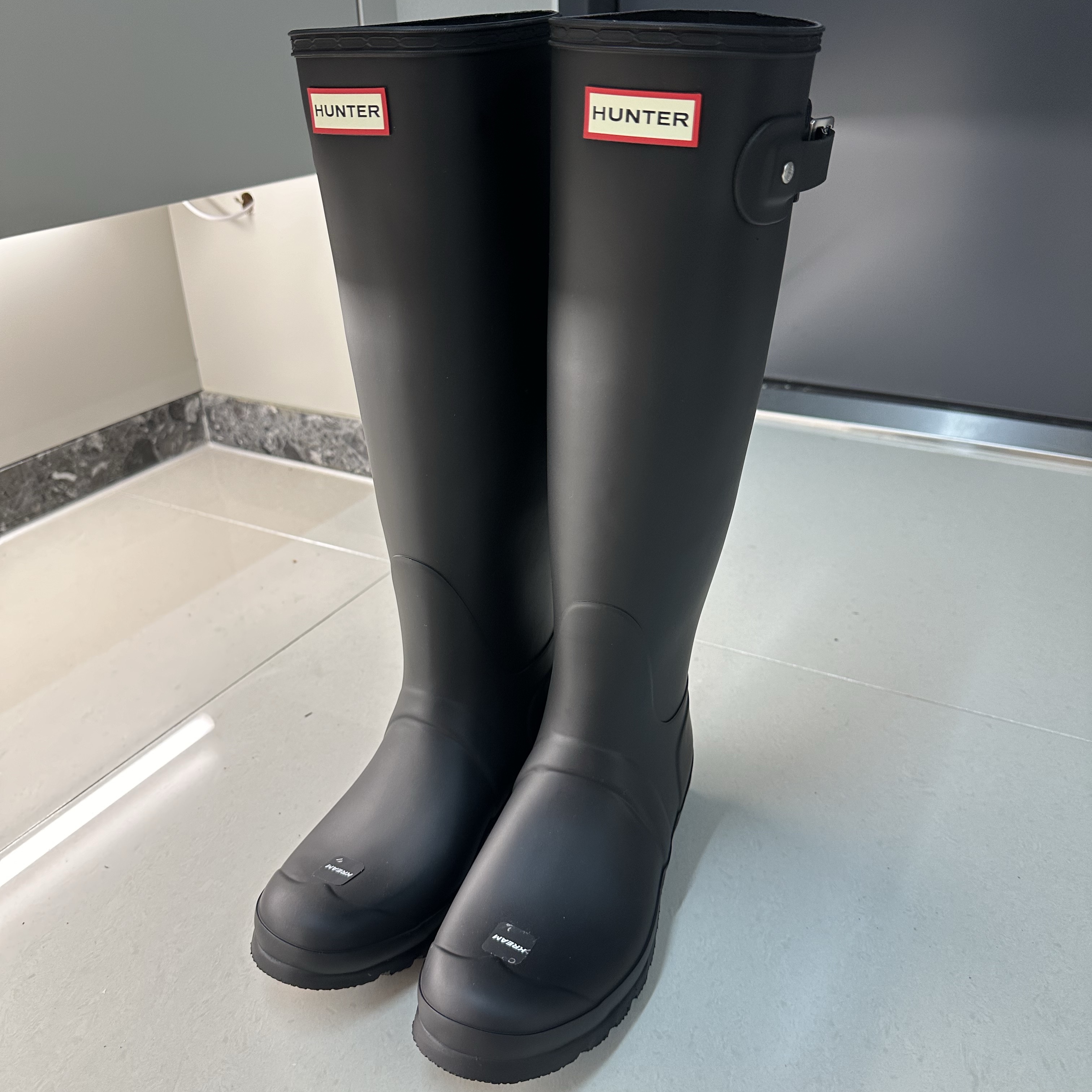 (W) Hunter Original Tall Rain Boots Black 착용 스타일