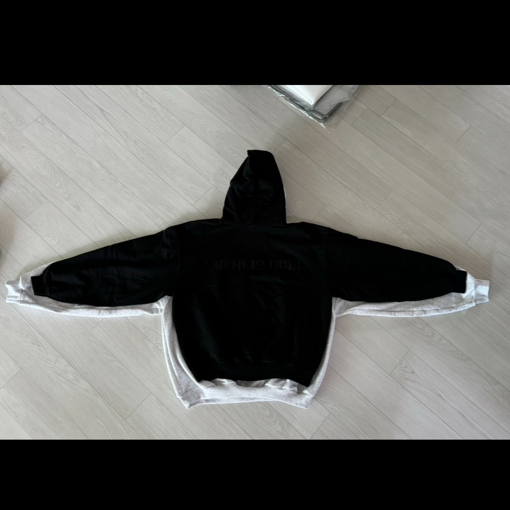 Yeezy x Gosha Rubchinskiy YZY Black Dogs Hoodie Black, Yeezy x Gosha Rubchinskiy YZY Jersey Black 착용 스타일 - 3