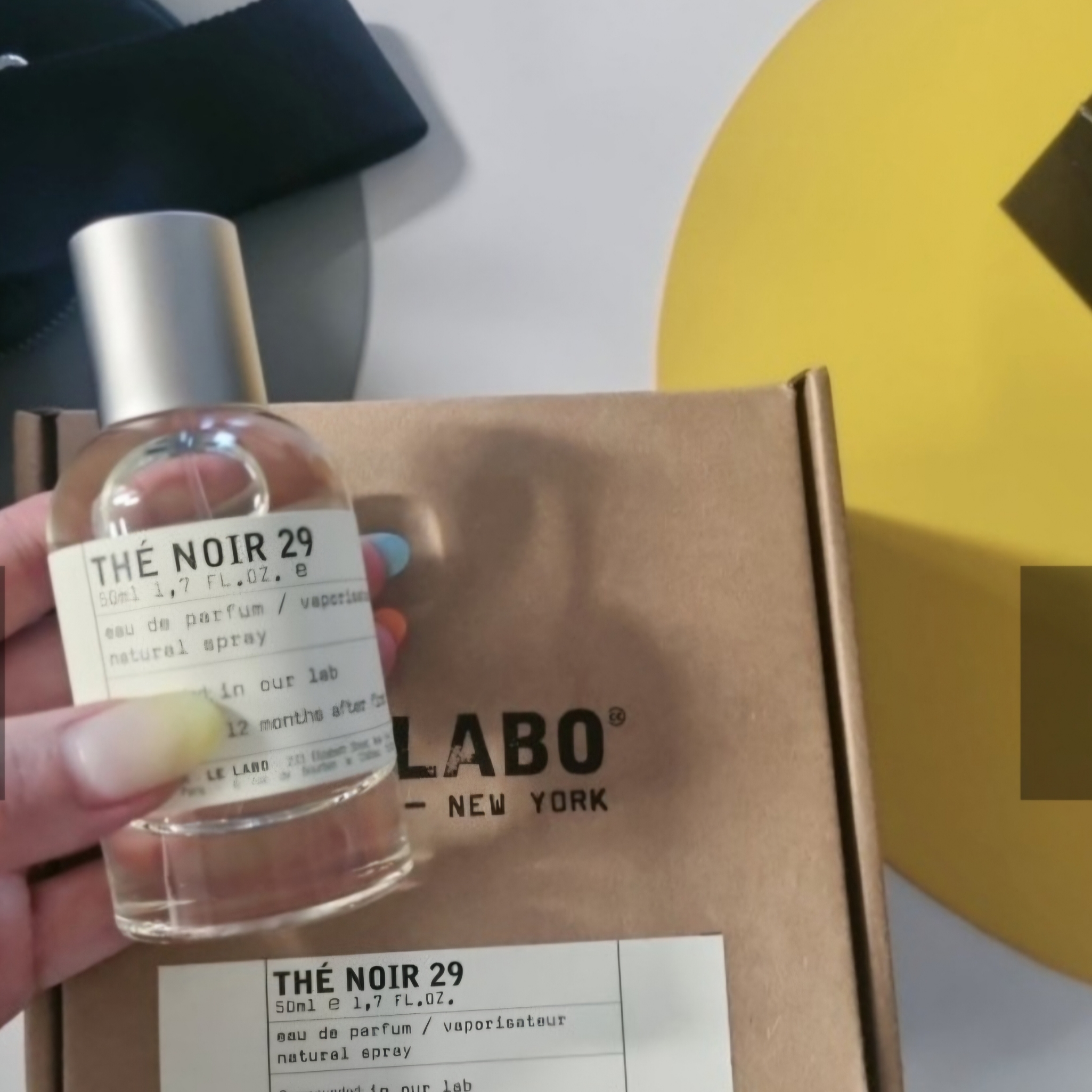 Le Labo Santal 33 Eau De Parfum 50ml 착용 스타일 - 2