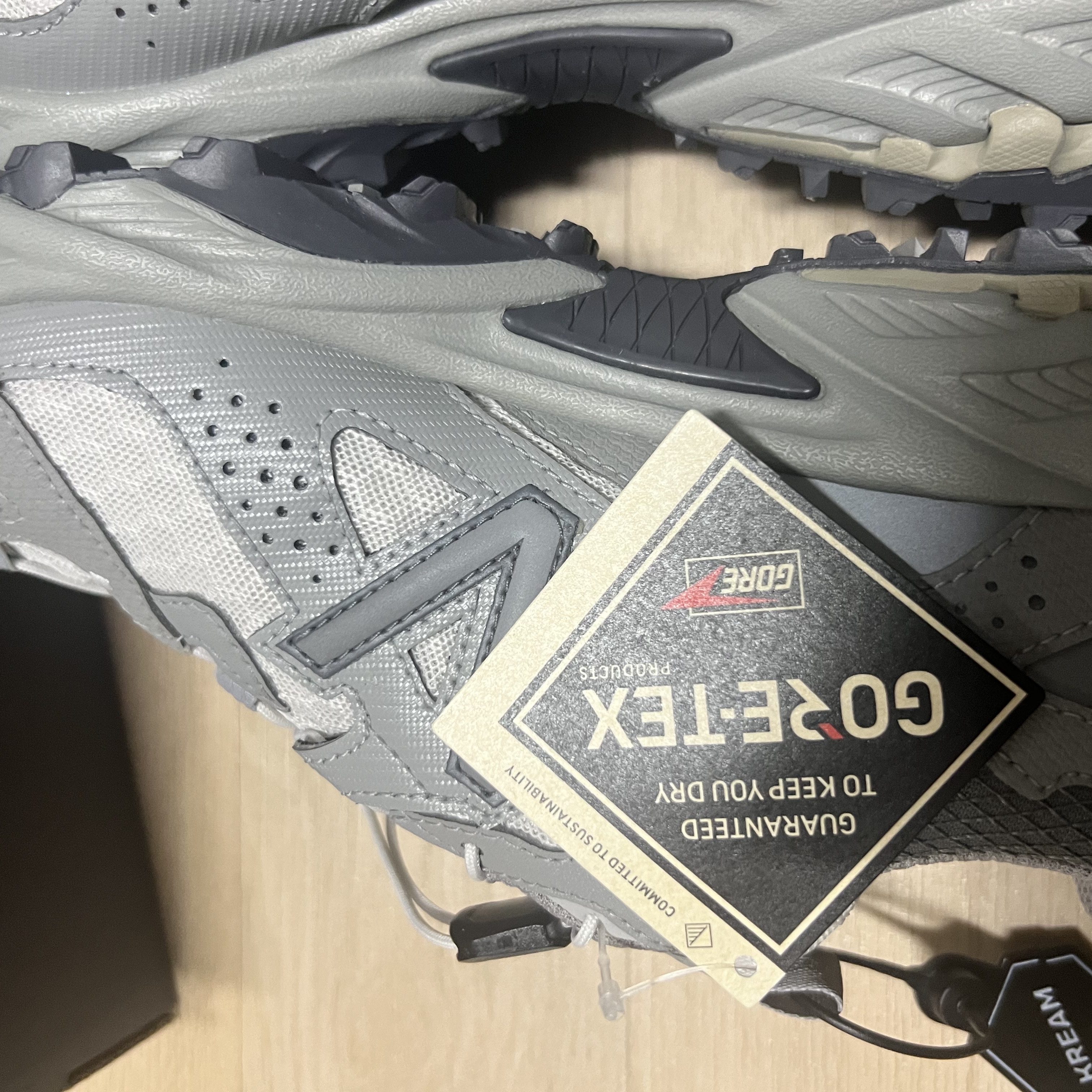 New Balance ML610Xv1 Team Away Grey 착용 스타일 - 3