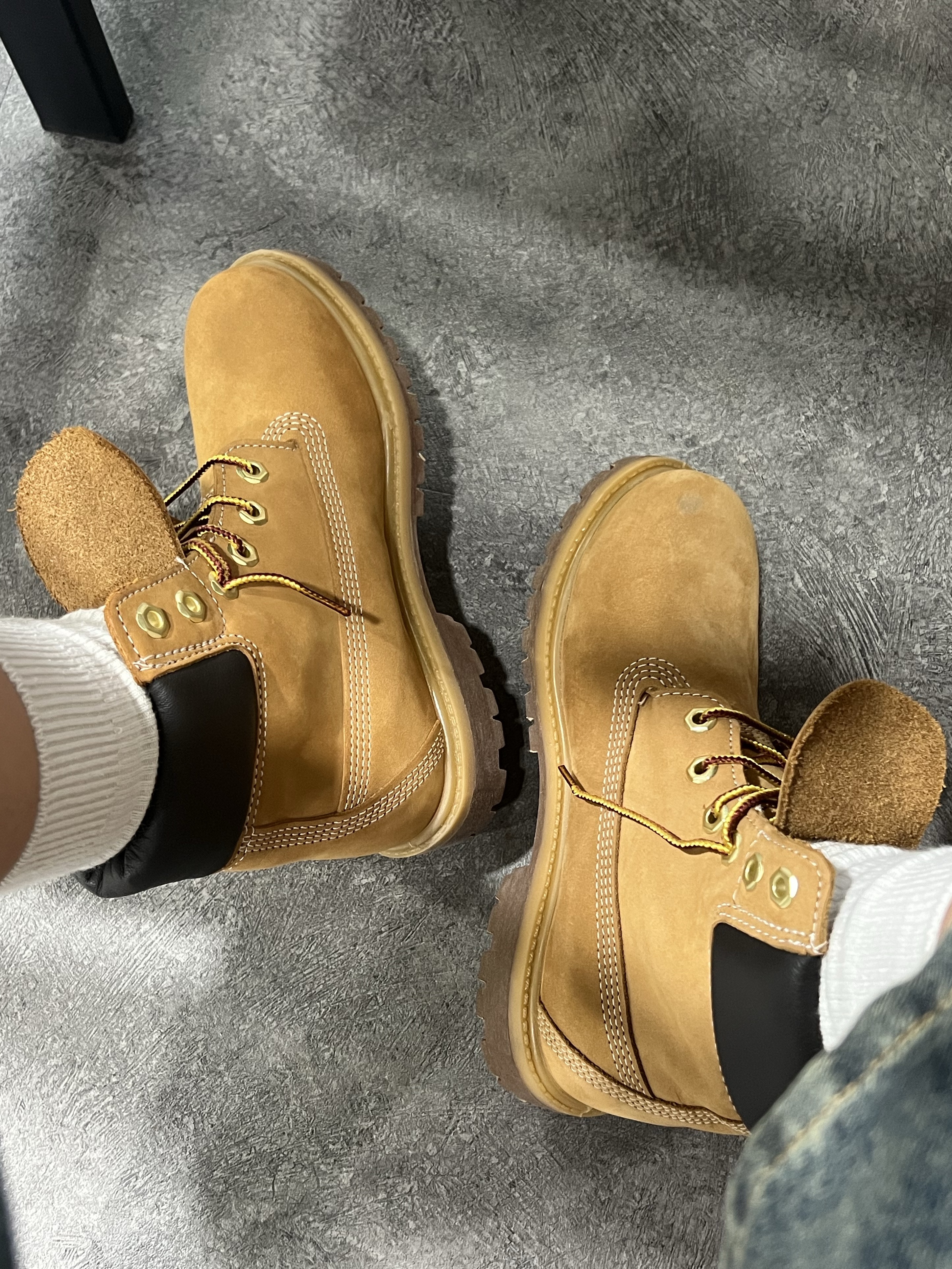 (W) Timberland 6 Inch Premium Waterproof Boot Wheat Nubuck - Wide 착용 스타일 - 2
