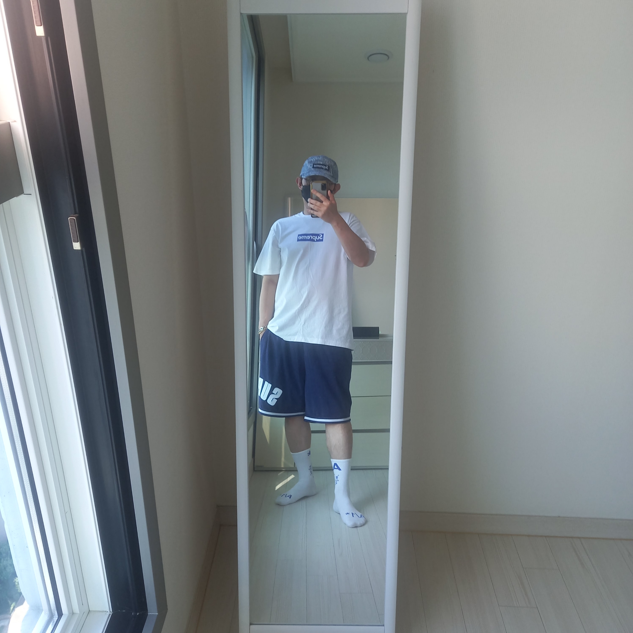 Supreme Seoul Box Logo T-Shirt White - 23FW, Gucci Interlocking G Chain Bracelet In Silver Silver 착용 스타일 - 3