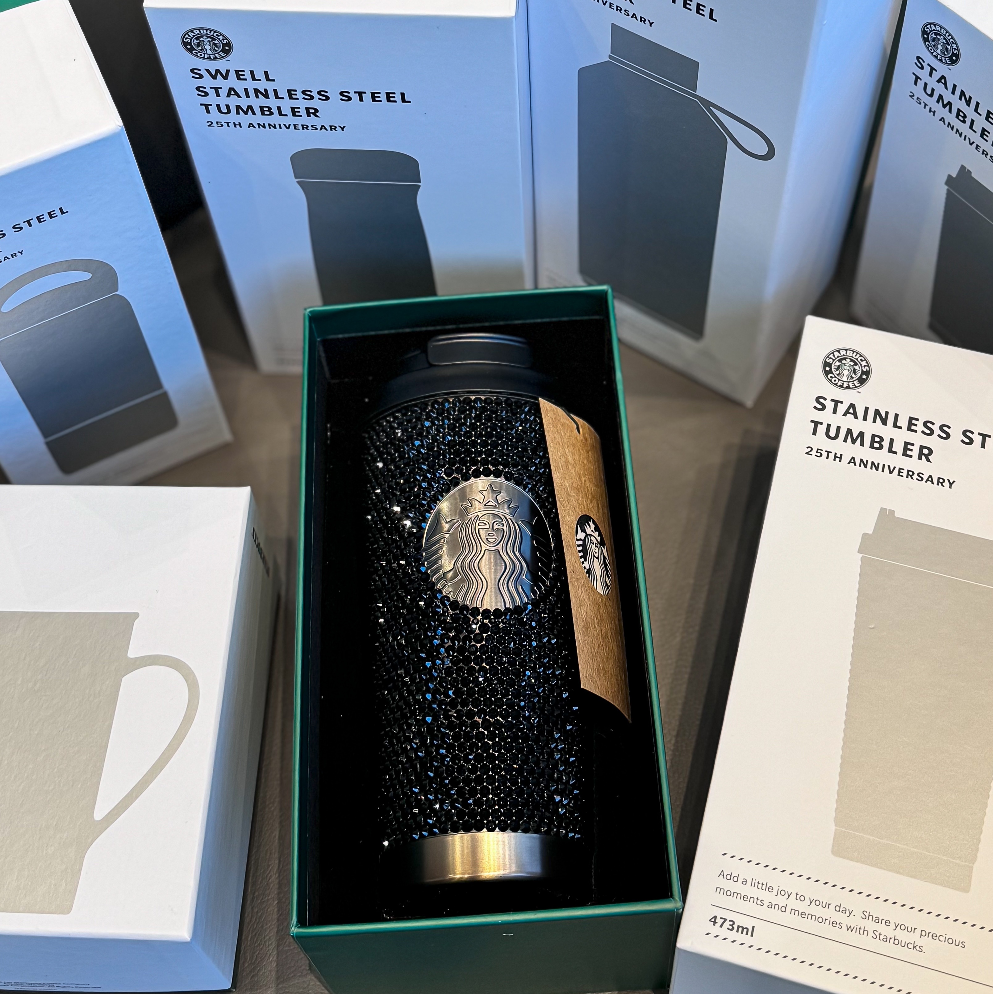 Starbucks SS 25th Anniversary Rhinestone Black Tumbler 473ml 착용 스타일 - 1