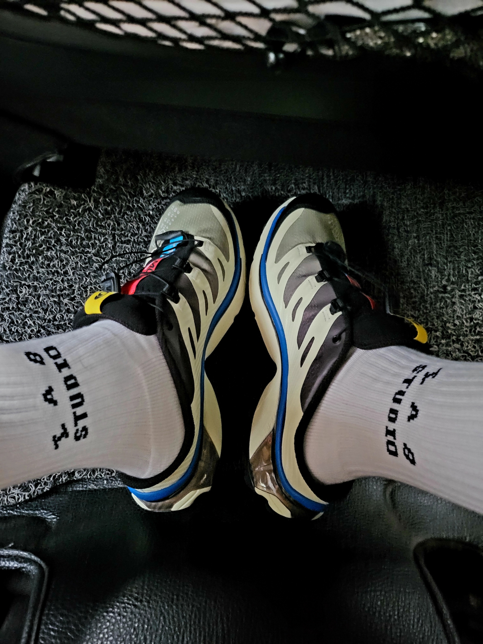 IAB Studio Socks White (5 Pack), Salomon x MM6 Maison Margiela XT-4 Mule Transparent Yellow Shale 착용 스타일