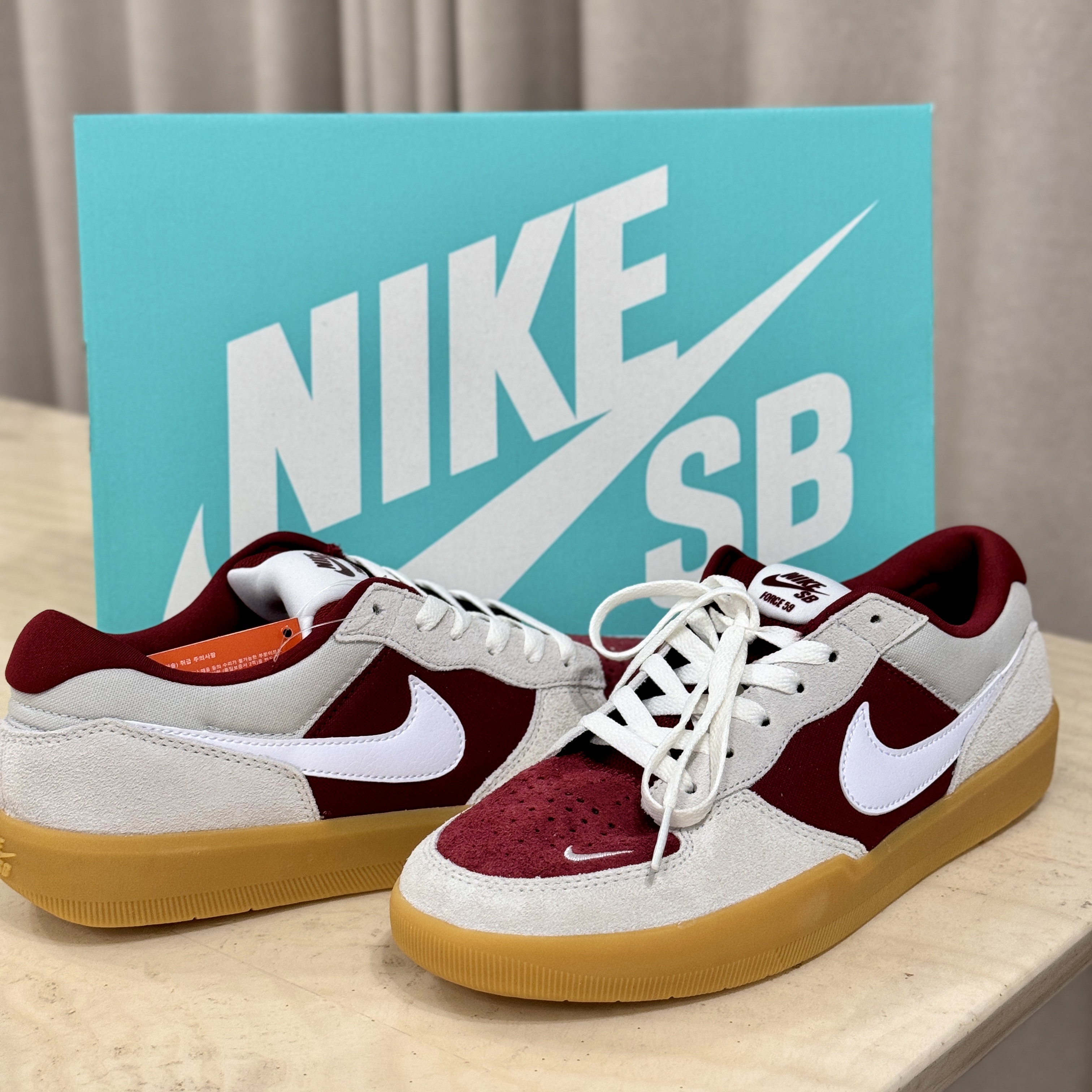 Nike SB Force 58 Team Red Summit White 착용 스타일