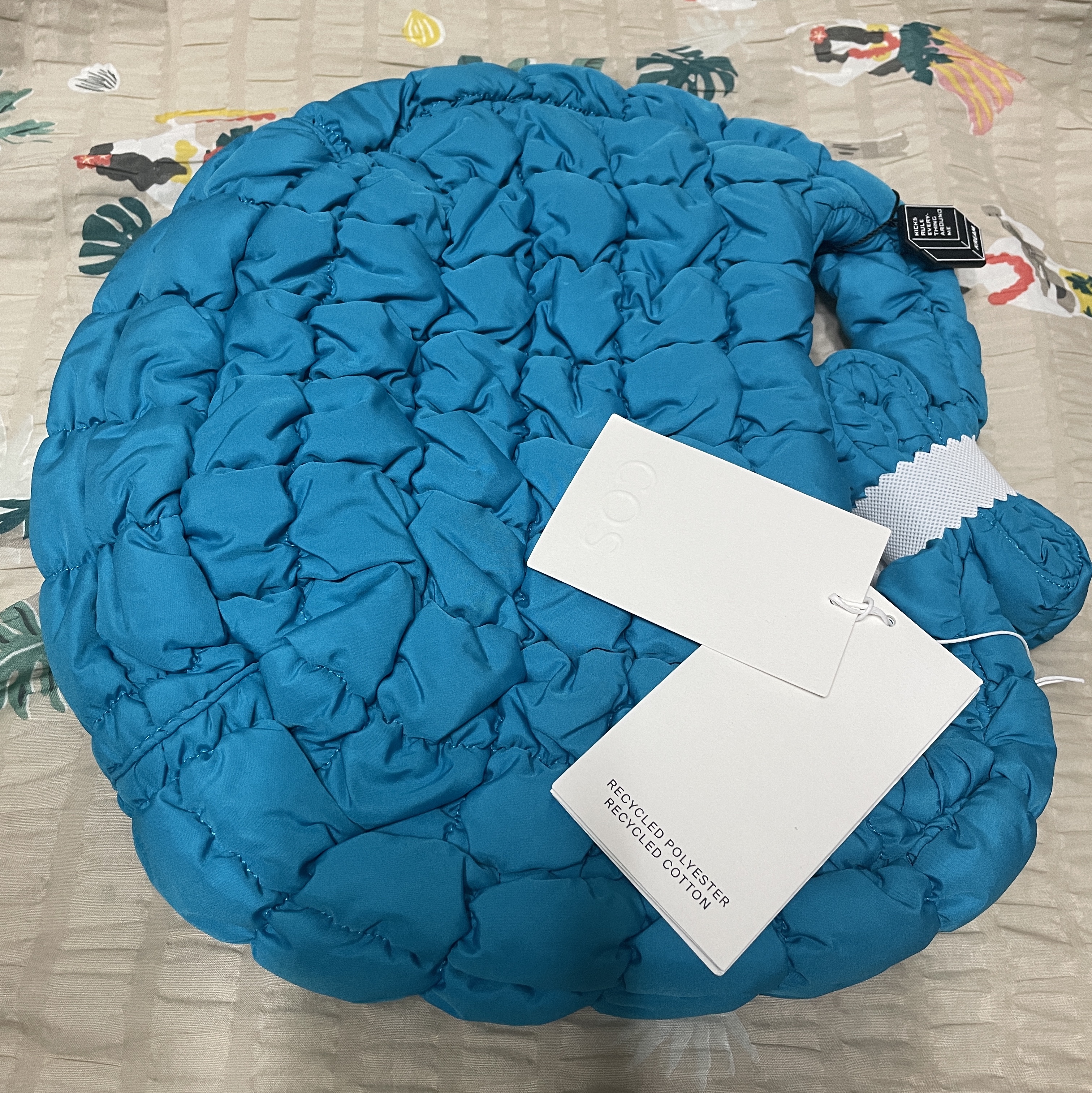 COS Quilted Mini Bag Bright Turquoise, [예약 배송] NOS7 x Monamhee SON.hee Cream 착용 스타일 - 1