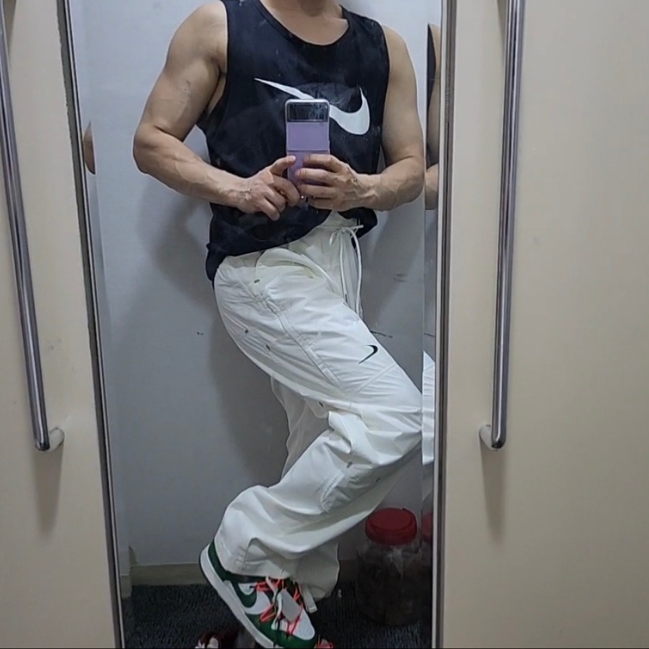Nike x Off-White NRG Pants White, Nike x Off-White Dunk Low Pine Green 착용 스타일 - 1