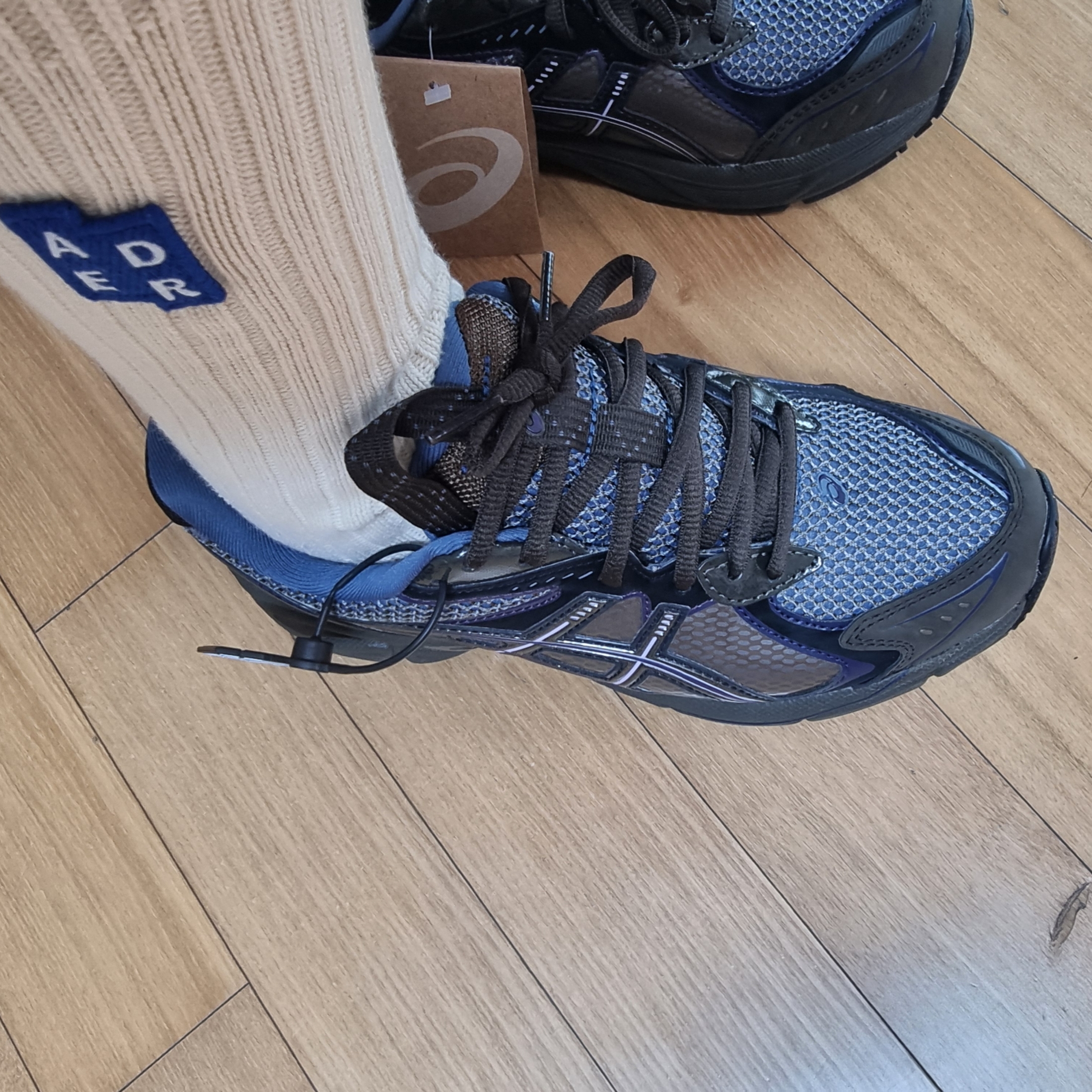 Asics UB6-S GT-2160 Grey Floss Brown Storm 착용 스타일
