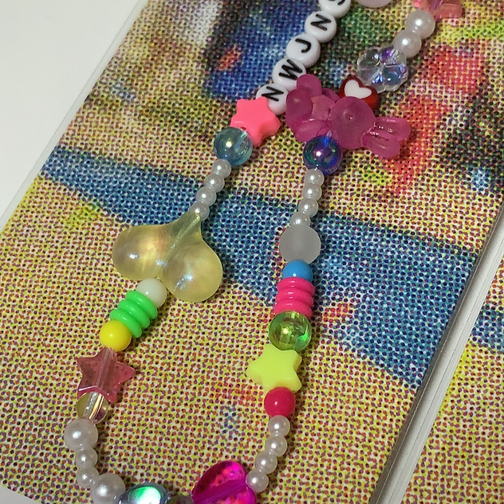 NewJeans Tokki Beads Strap Long 착용 스타일 - 3