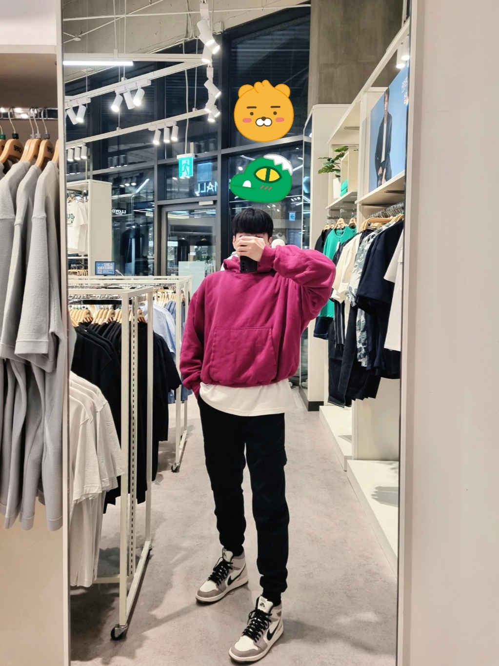 Jordan 1 Element Gore-Tex Sail, Yeezy Gap Hoodie Purple 착용 스타일
