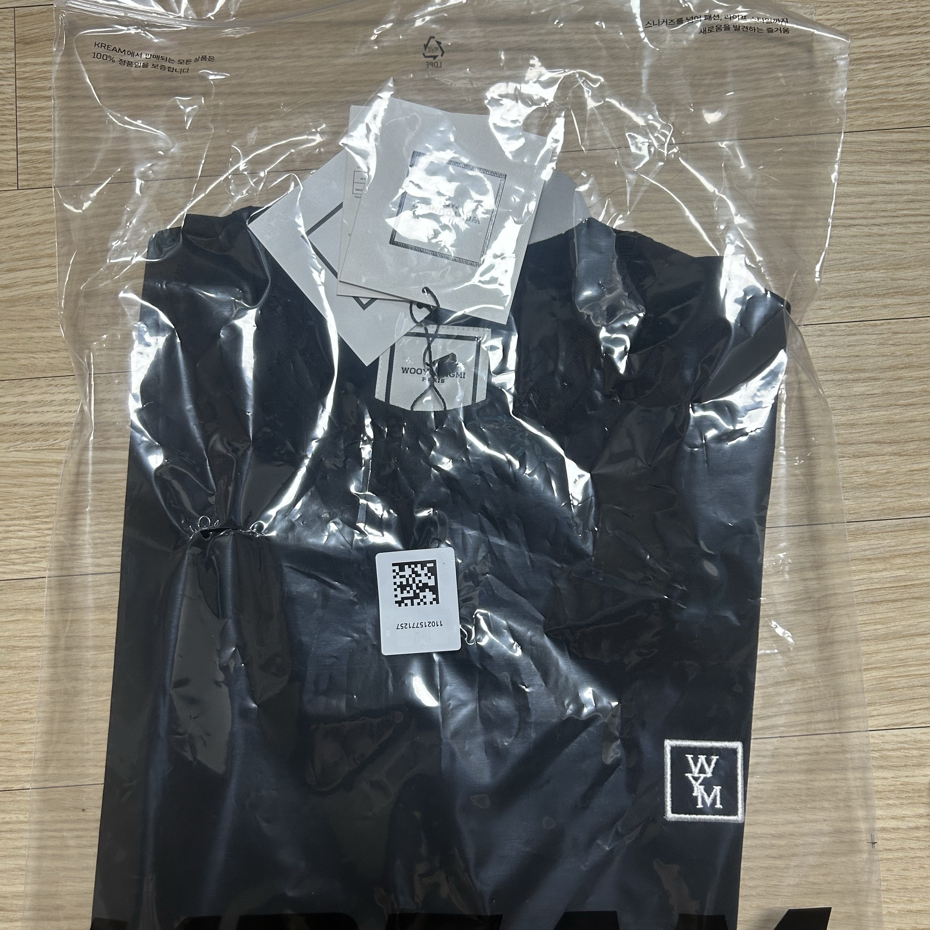 Wooyoungmi Cotton Back Logo T-Shirt Black - 24SS 착용 스타일 - 1