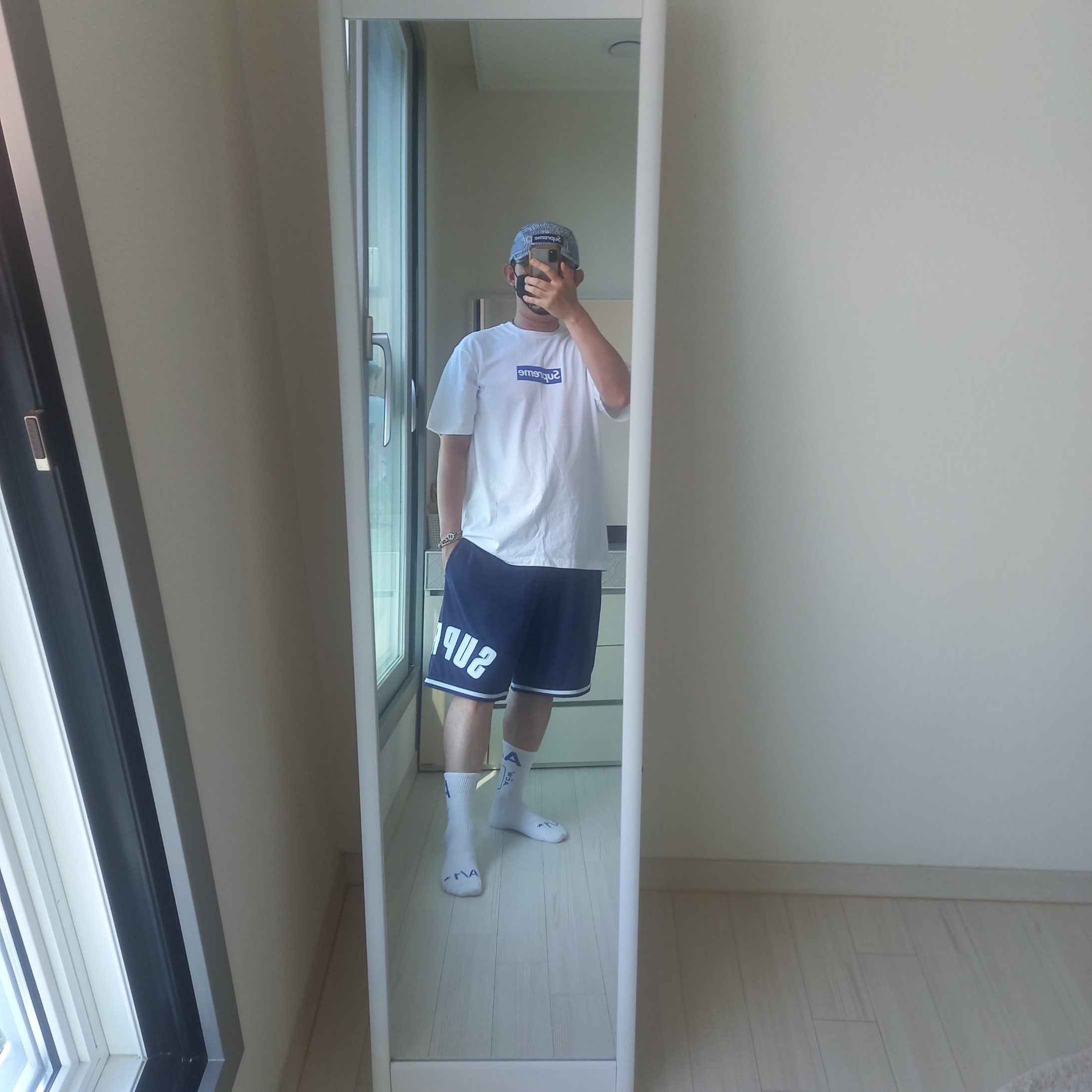 Supreme Seoul Box Logo T-Shirt White - 23FW, Gucci Interlocking G Chain Bracelet In Silver Silver 착용 스타일 - 5