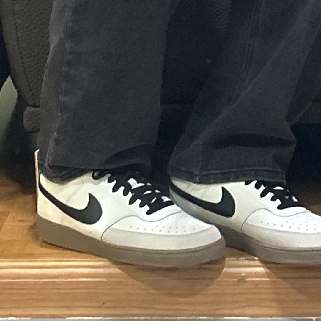 Nike Court Vision Low Sail Light Orewood Brown 착용 스타일 - 1