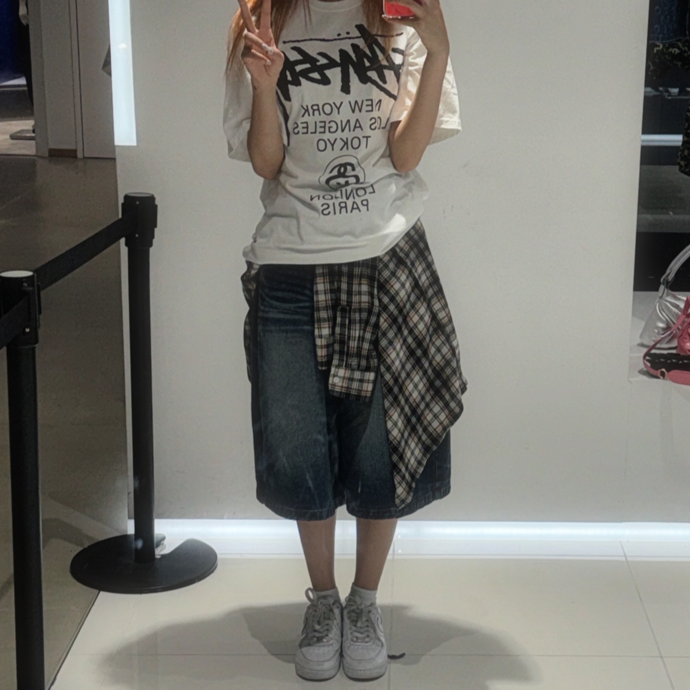 Charles Jeffrey Loverboy Chunky Rabbit Beanie Ecru, Stussy World Tour T-Shirt White 2023 착용 스타일 - 2