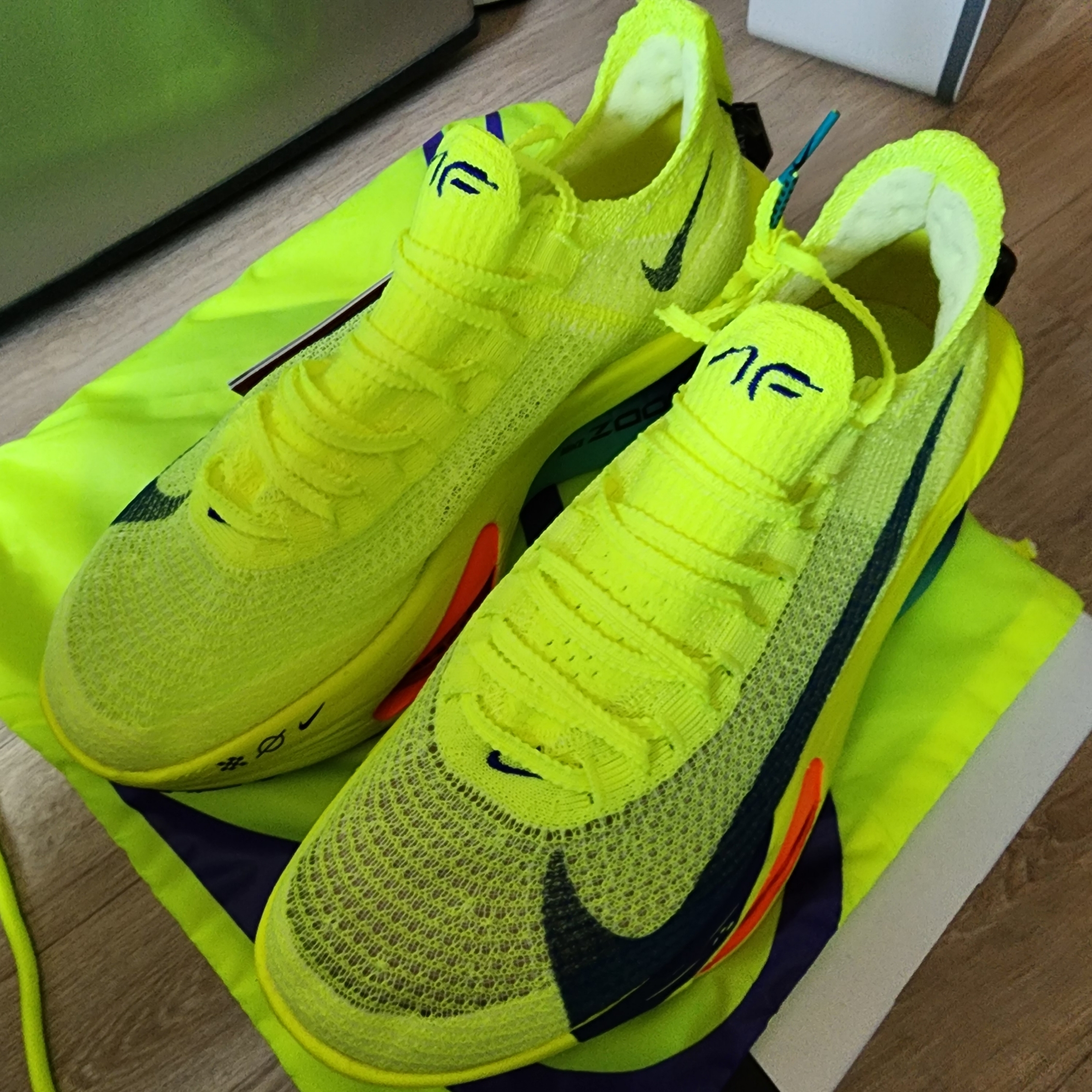 Nike Air Zoom Alphafly Next% 3 Volt 착용 스타일 - 1
