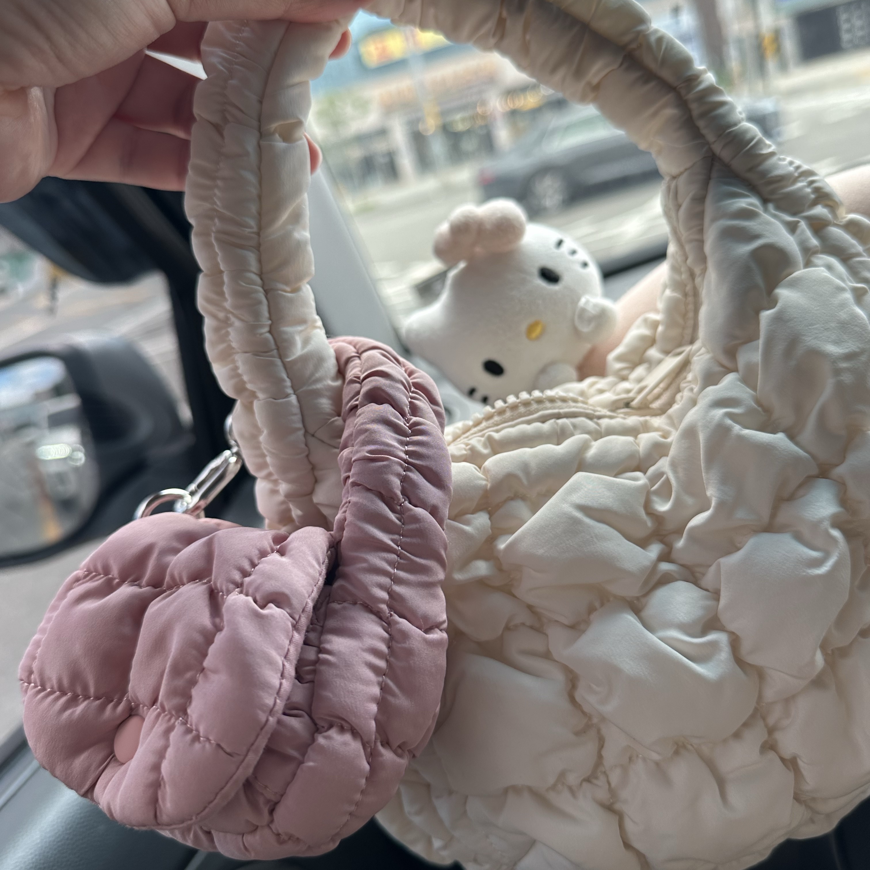 COS Quilted Nano Bag Pink 착용 스타일