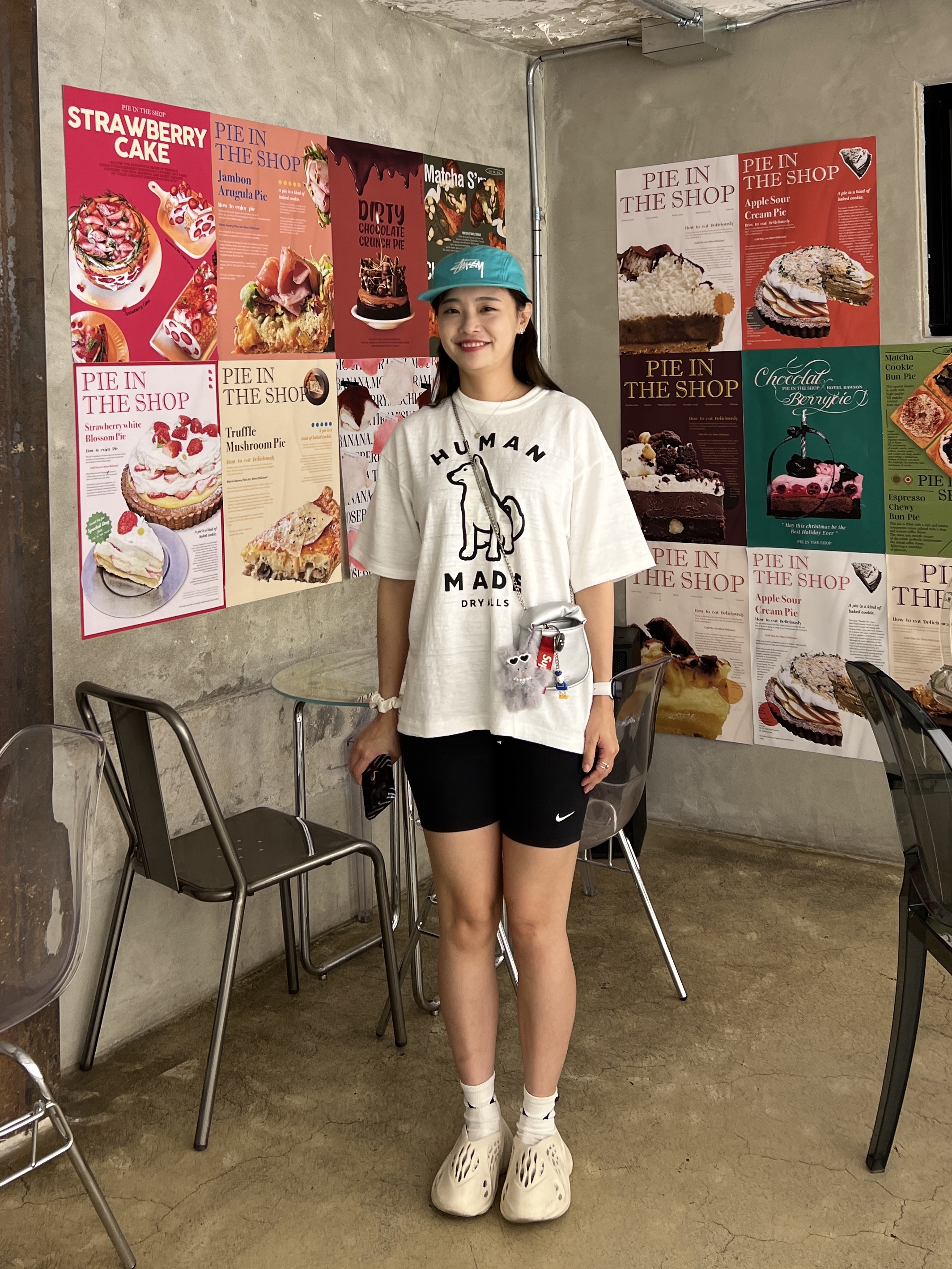Human Made Worksout 20th Anniversary Jindo Dog Graphic T-Shirt White, Adidas Yeezy Foam RNNR Sand 착용 스타일 - 7