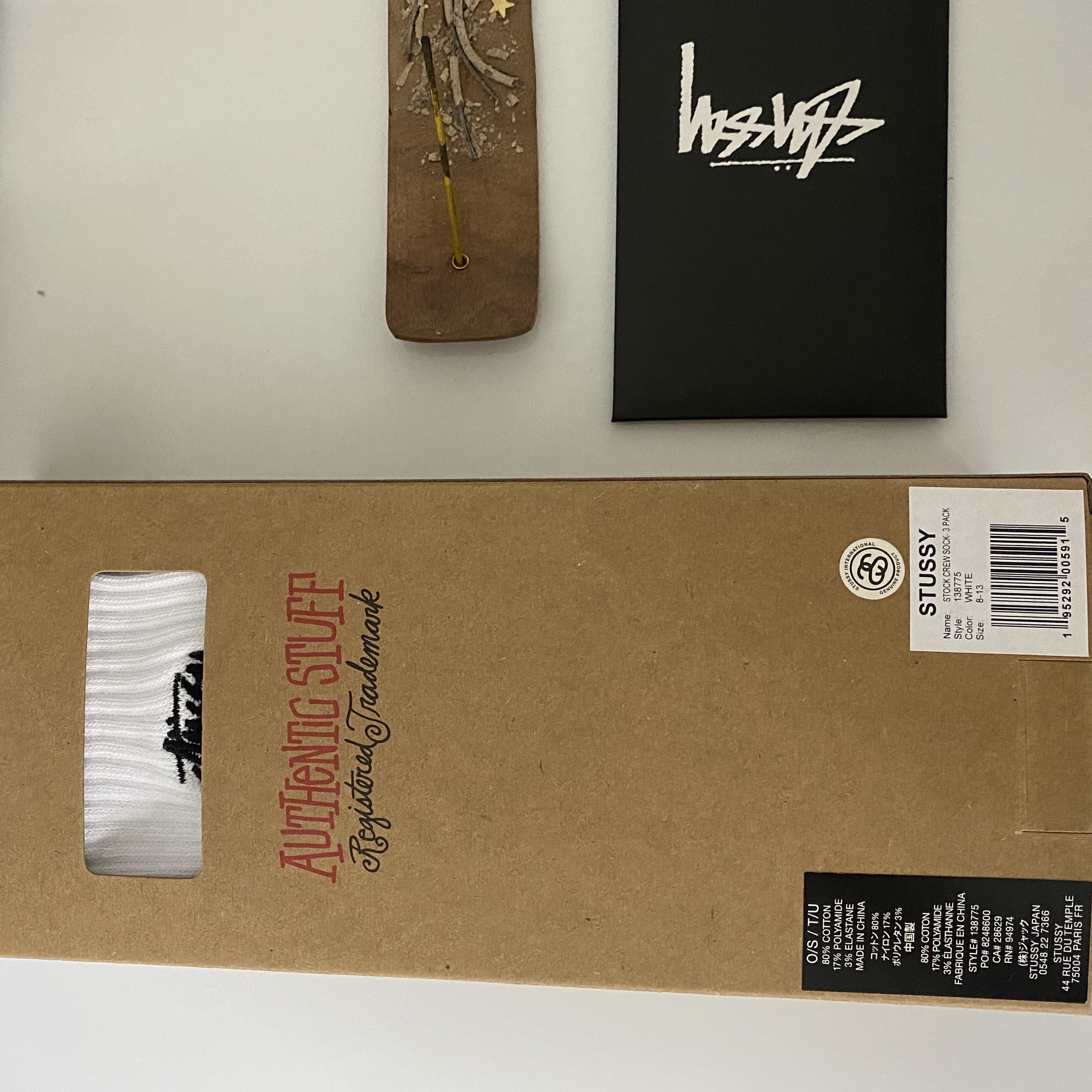 Stussy Small Stock Crew Socks White (3 Pack), Stussy 8 Ball Keychain Black 착용 스타일 - 3