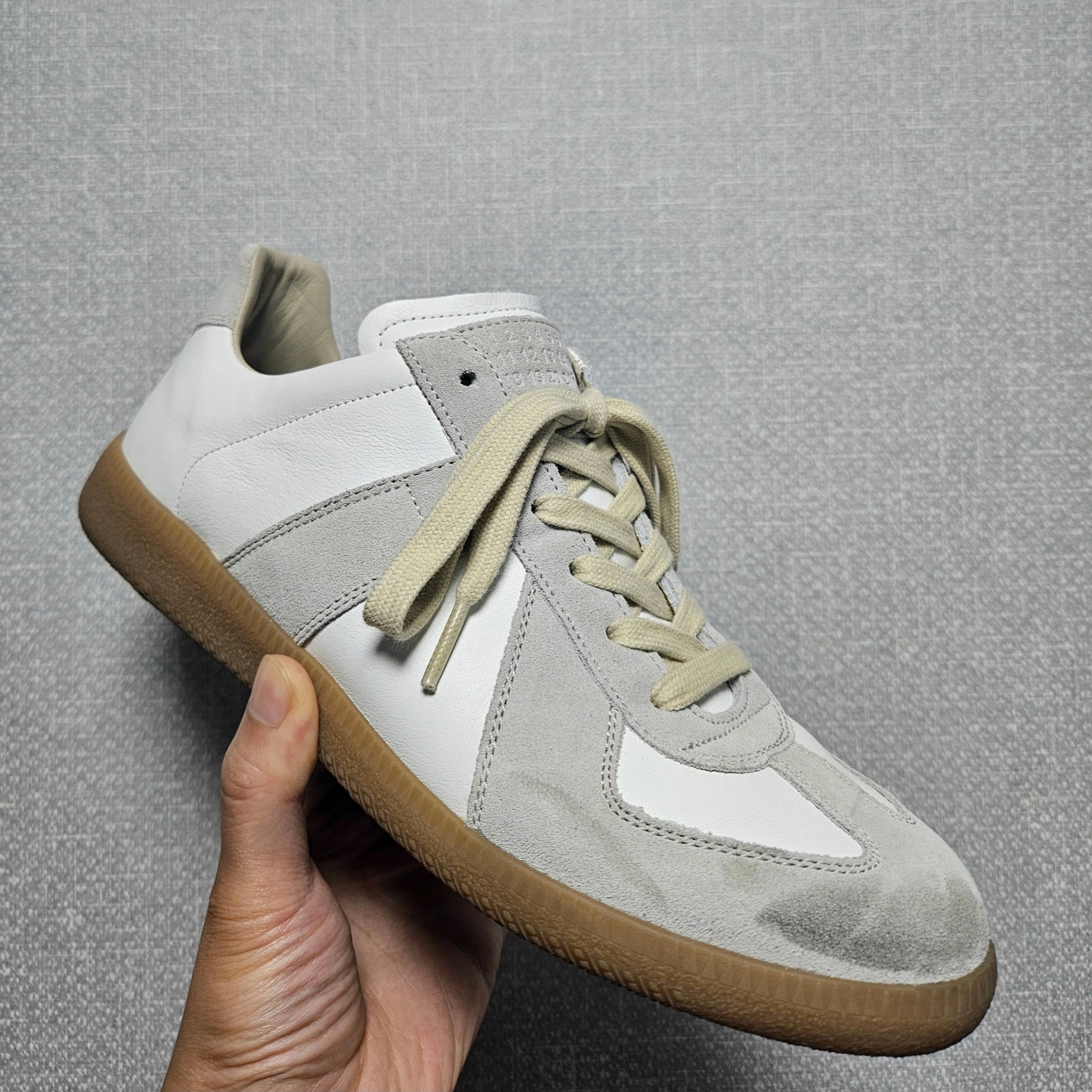 Maison Margiela Calfskin Replica Sneakers 착용 스타일