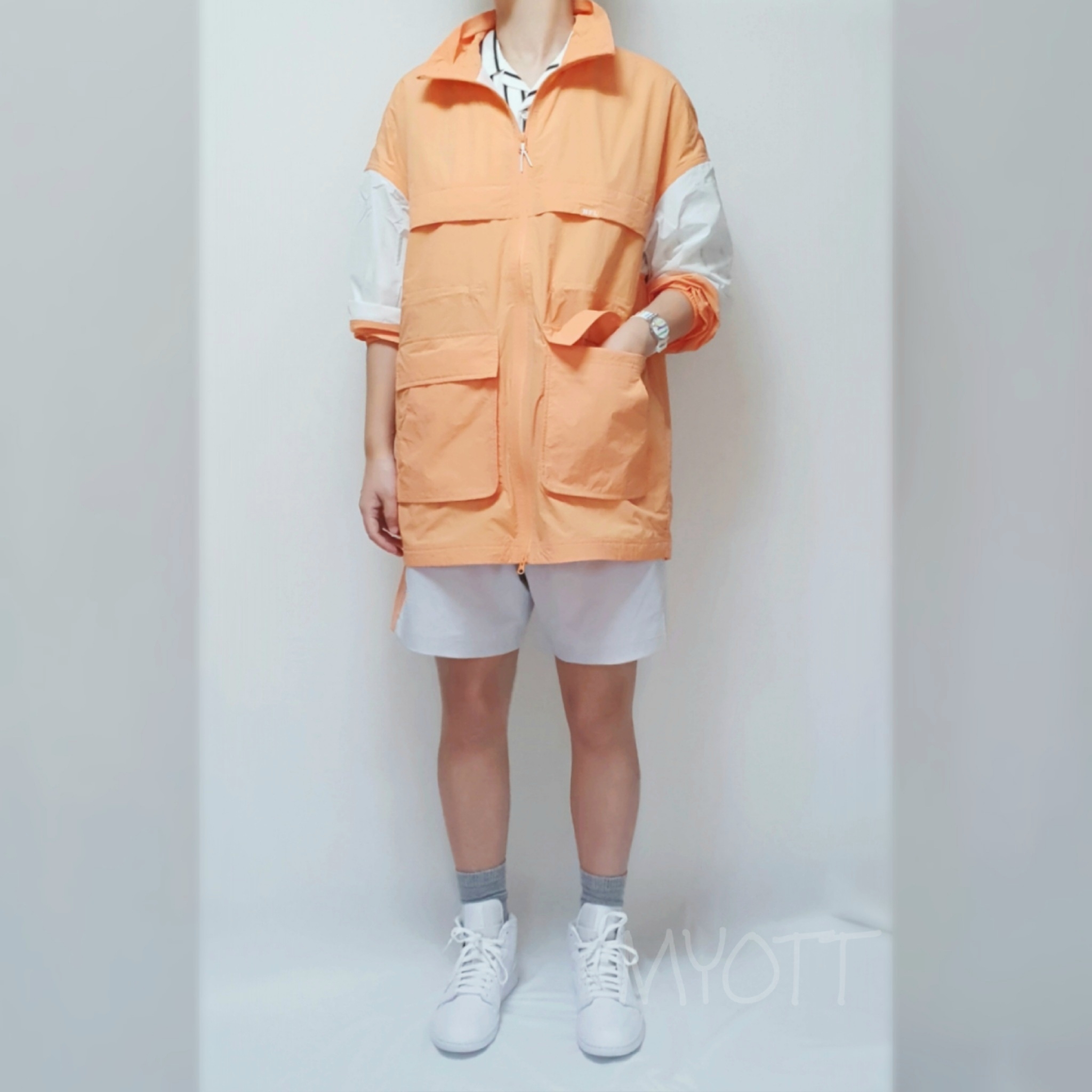 (W) Jordan 1 Mid White 착용 스타일 - 2