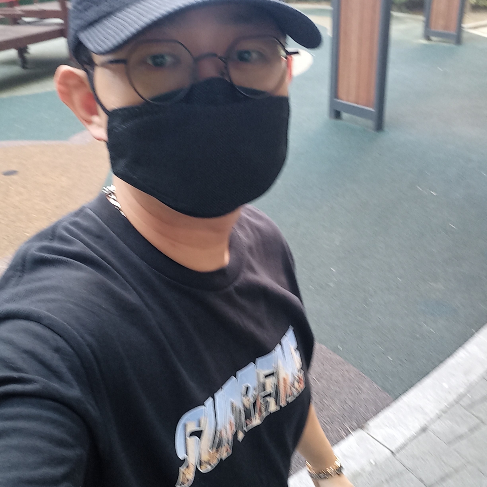 Supreme Gotham T-Shirt Black - 23FW, Gucci Interlocking G Chain Bracelet In Silver Silver 착용 스타일 - 6