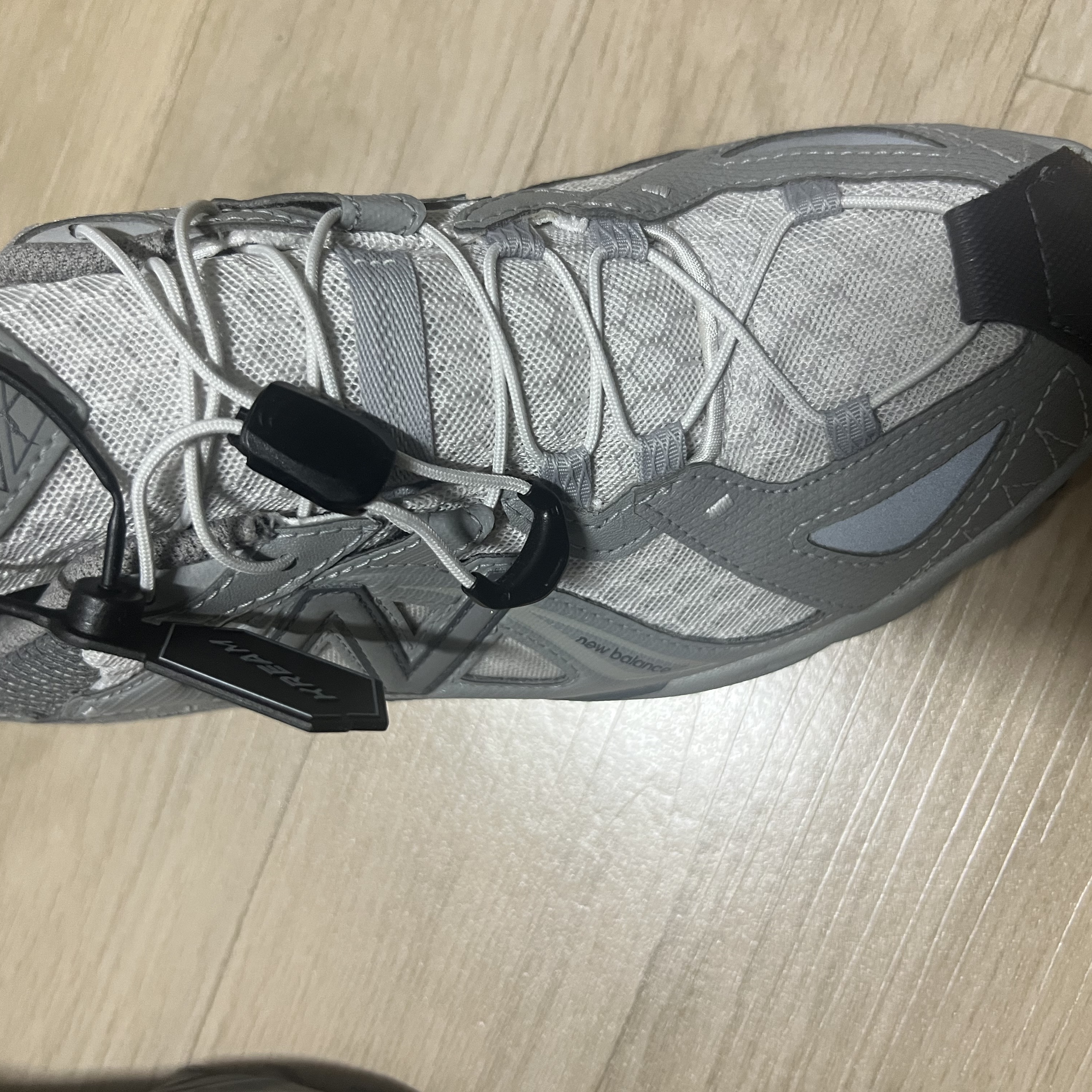 New Balance ML610Xv1 Team Away Grey 착용 스타일 - 5