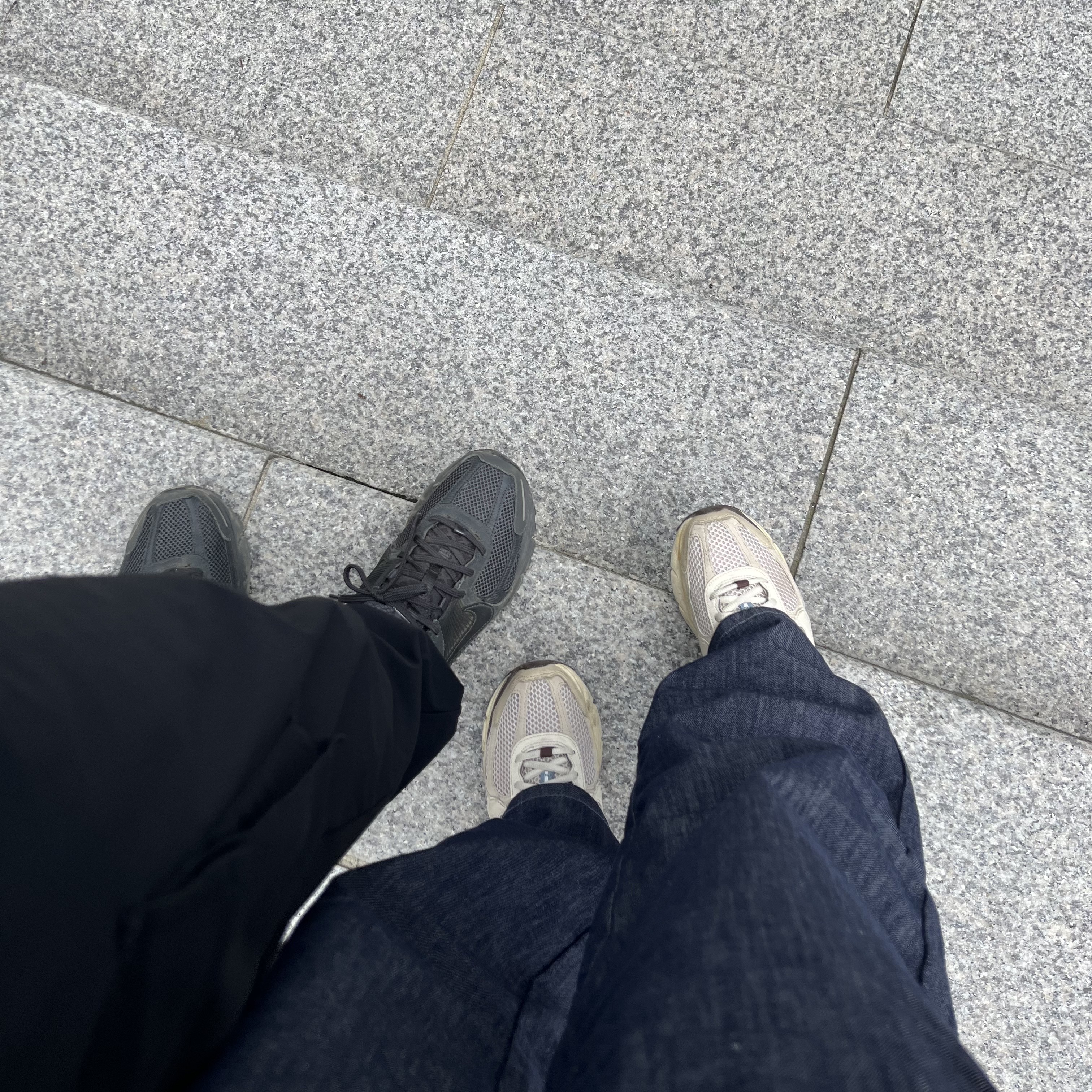 (W) Nike Zoom Vomero 5 Oatmeal, Nike Zoom Vomero 5 SP Anthracite 2023 착용 스타일