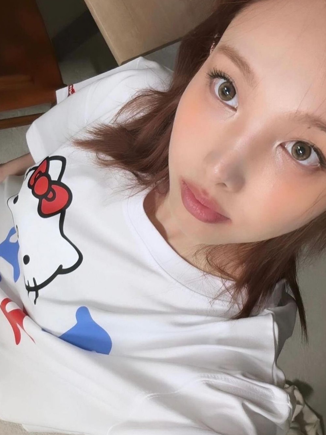 Open Yy x Hello Kitty Baby T-Shirt Pink, Open Yy x Hello Kitty Collared T-Shirt Black 착용 스타일 - 4
