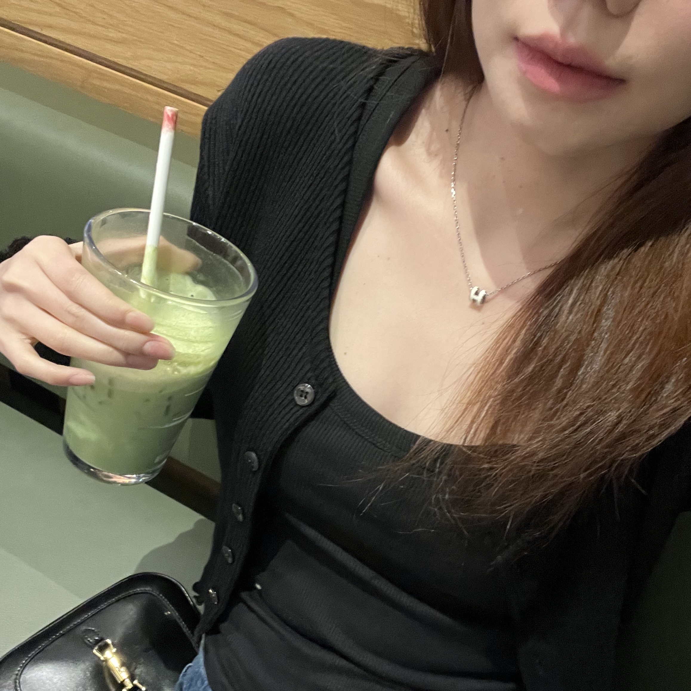 (W) Hermes Mini Pop H Pendant Palladium & Blanc 착용 스타일