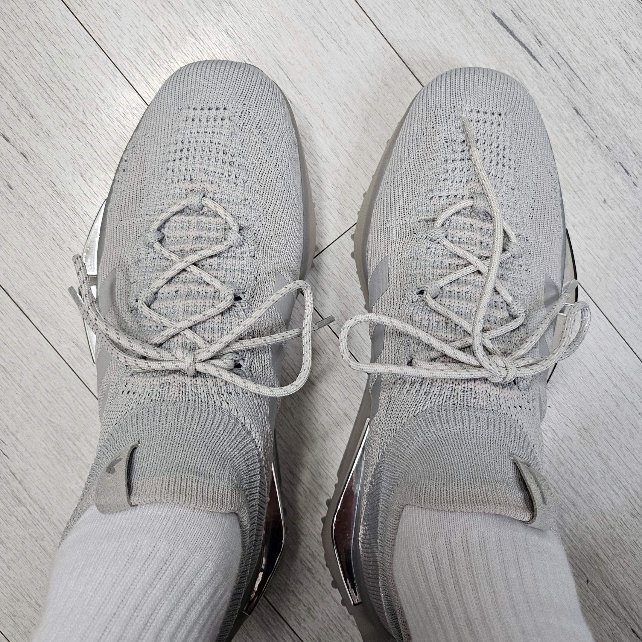 Adidas NMD S1 Grey Two Silver Metallic 착용 스타일 - 3