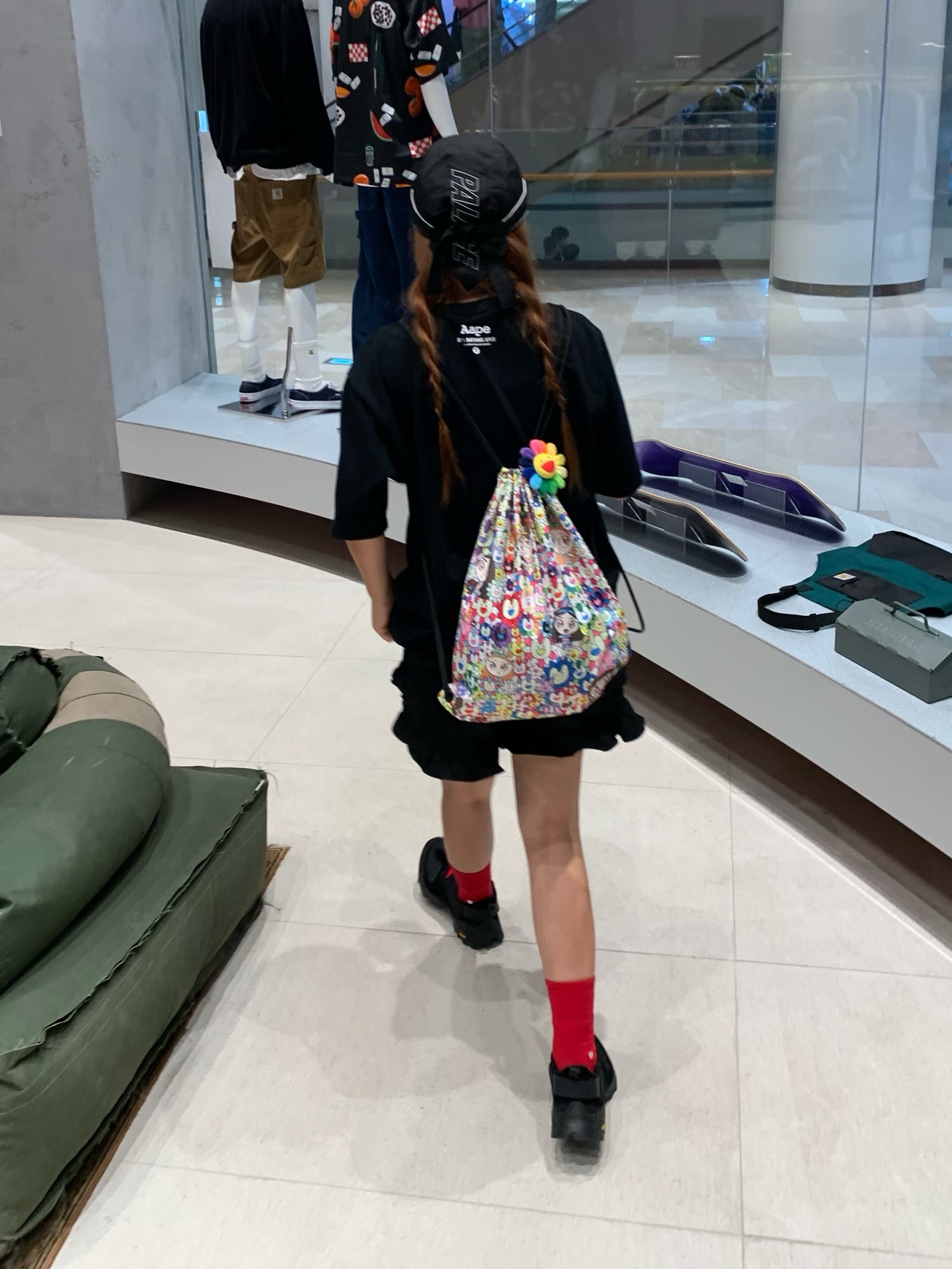 Palace Run It Bandana Black - 24SS, NewJeans Supernatural NJ x Murakami Drawstring Bag Ver. 착용 스타일