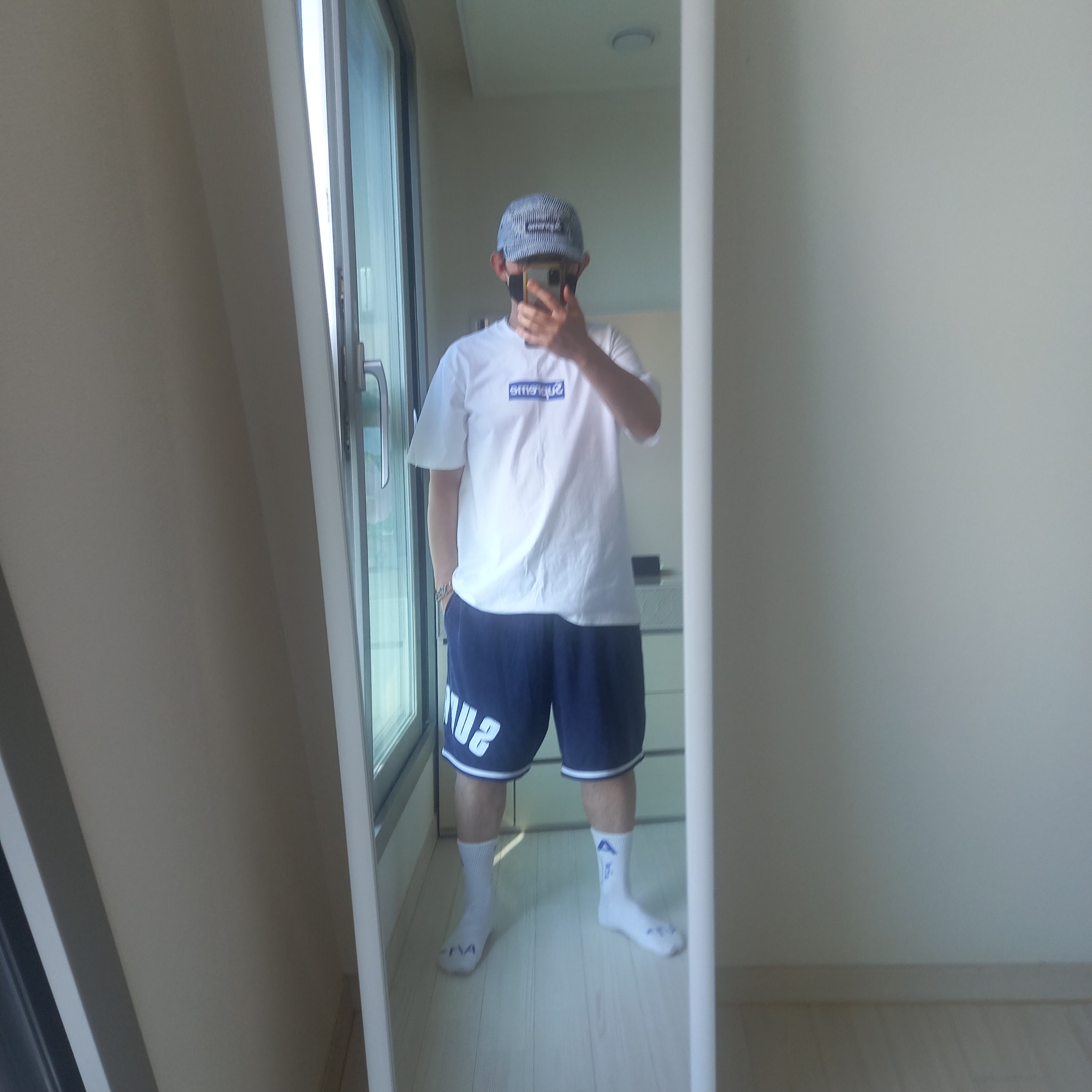 Supreme Seoul Box Logo T-Shirt White - 23FW, Gucci Interlocking G Chain Bracelet In Silver Silver 착용 스타일 - 7