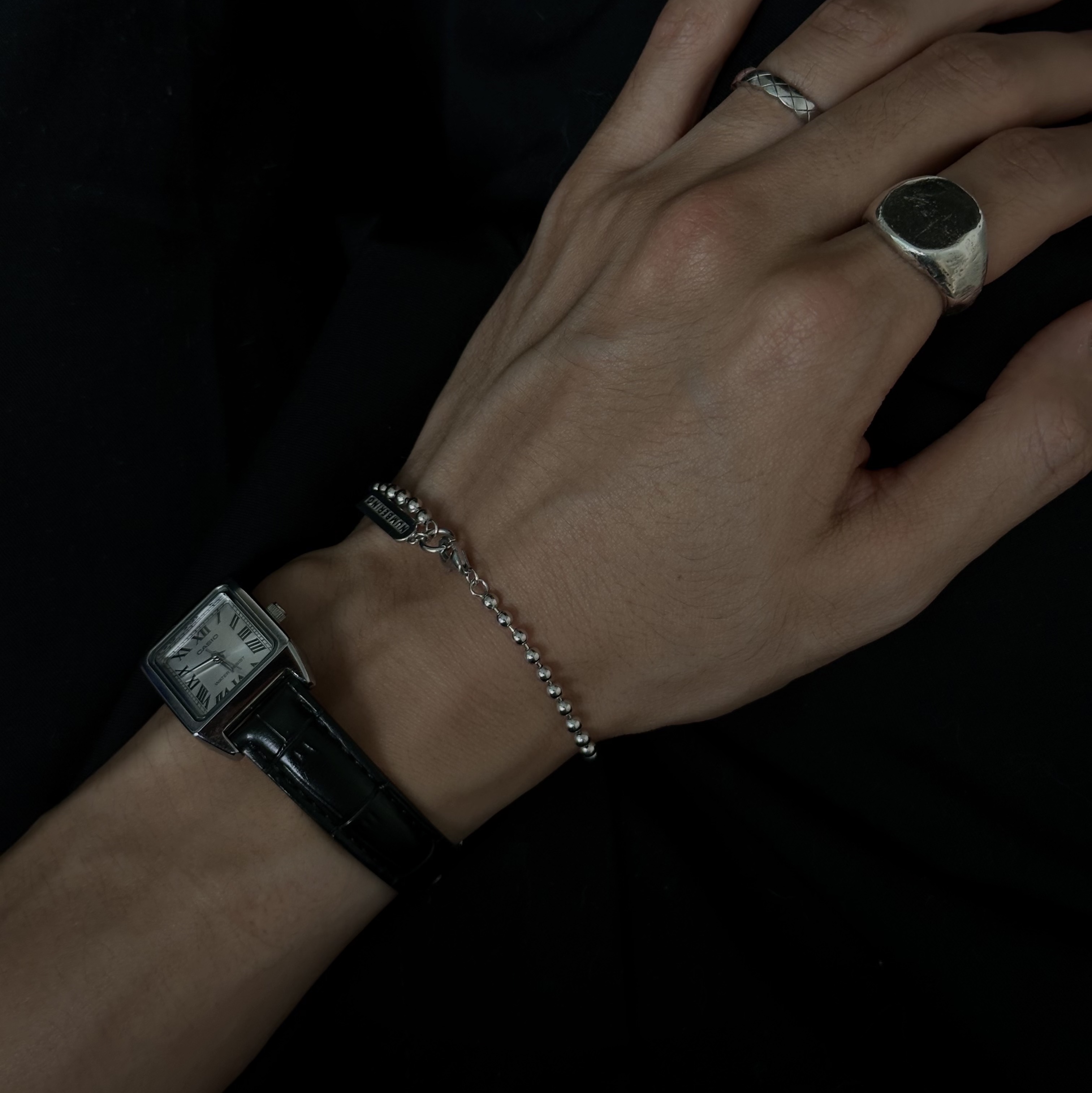 Casio LTP-V007L-7B1 착용 스타일